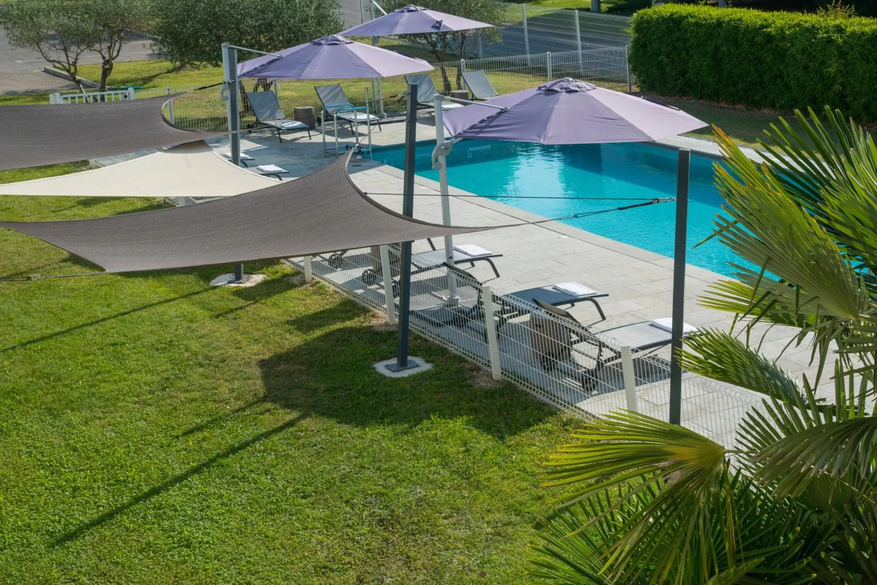 Swimming pool, Pool View in ibis Styles Pertuis Portes du Luberon