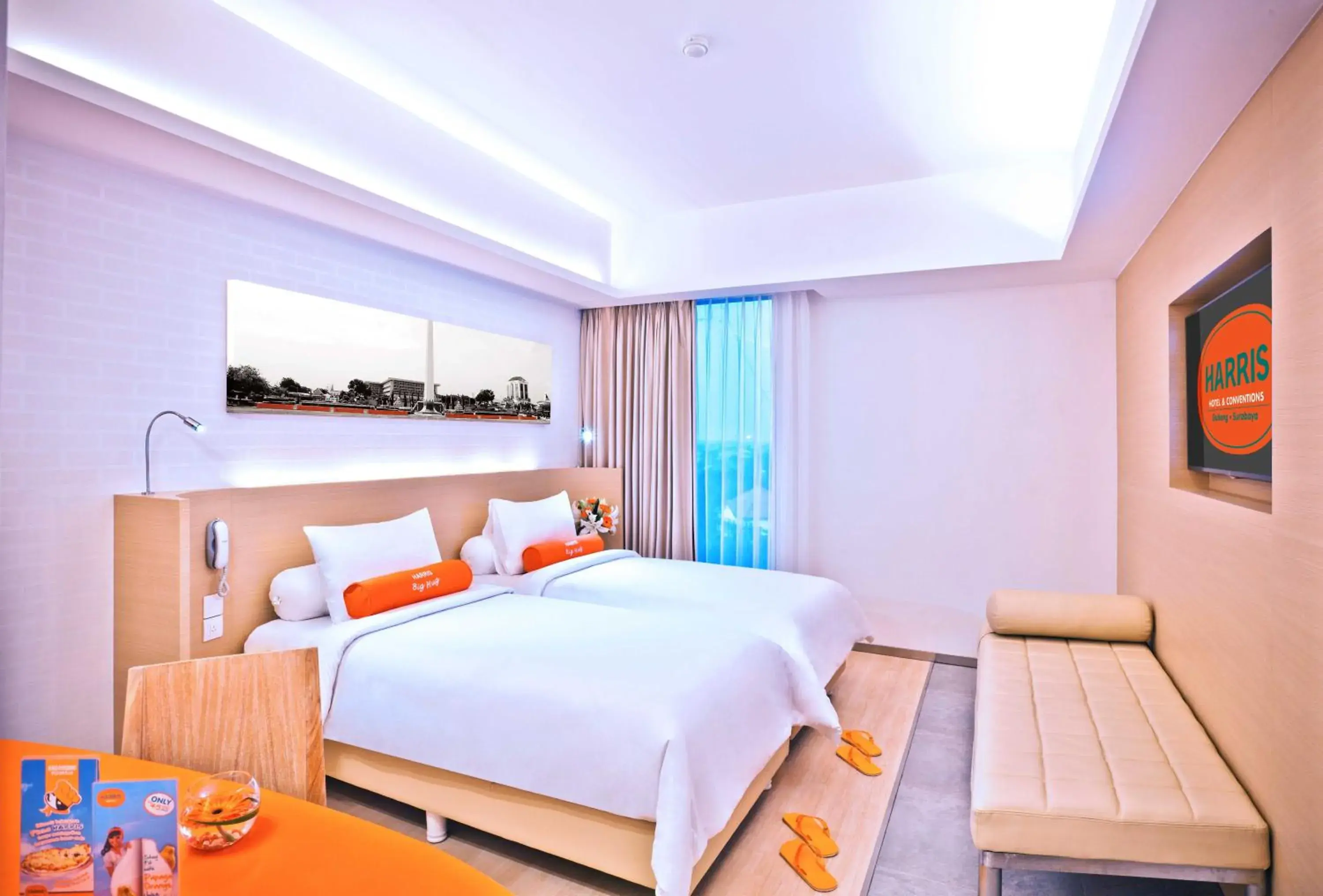 Bedroom in HARRIS Hotel & Conventions Gubeng