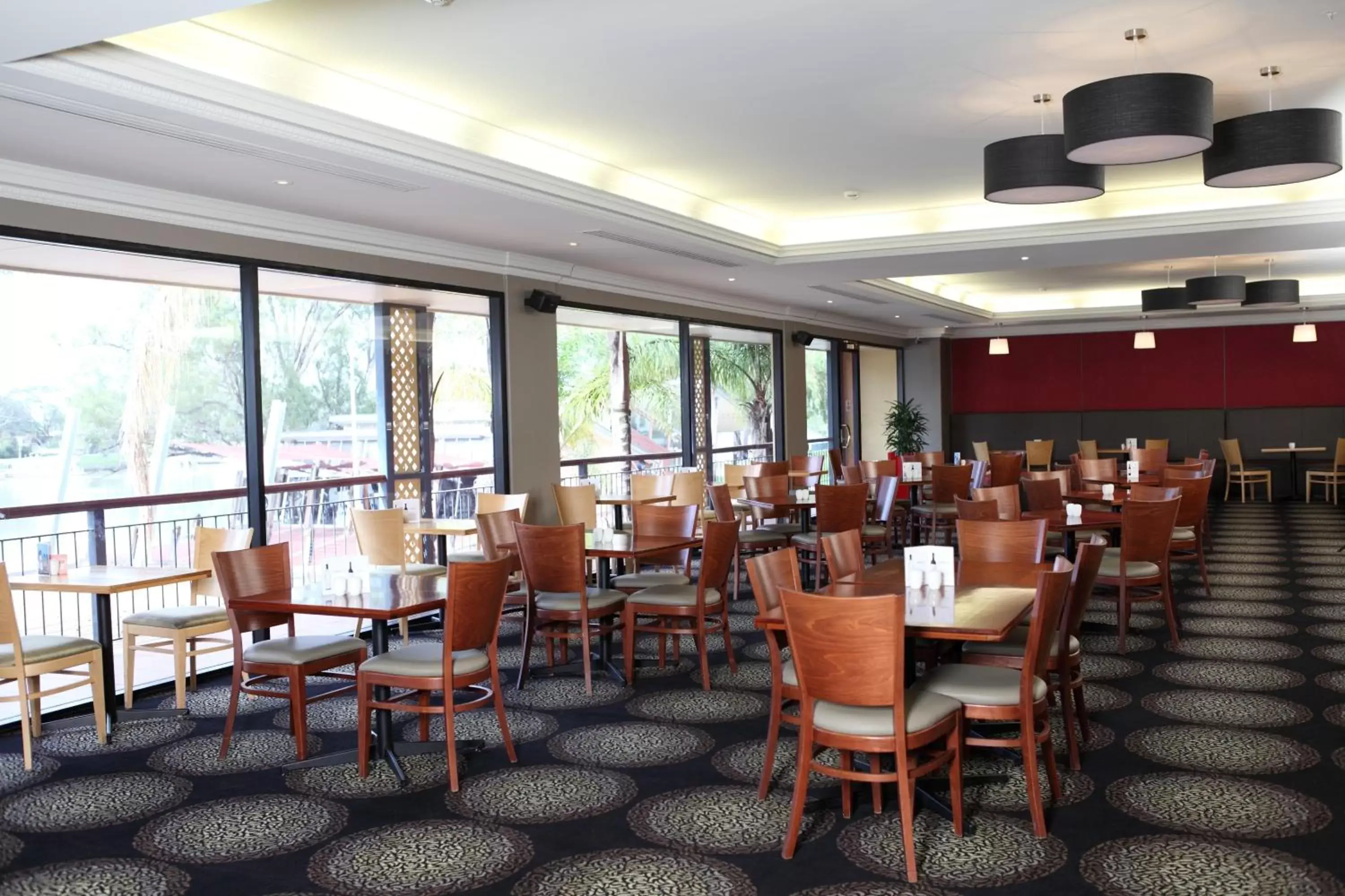 Restaurant/Places to Eat in Berri Hotel