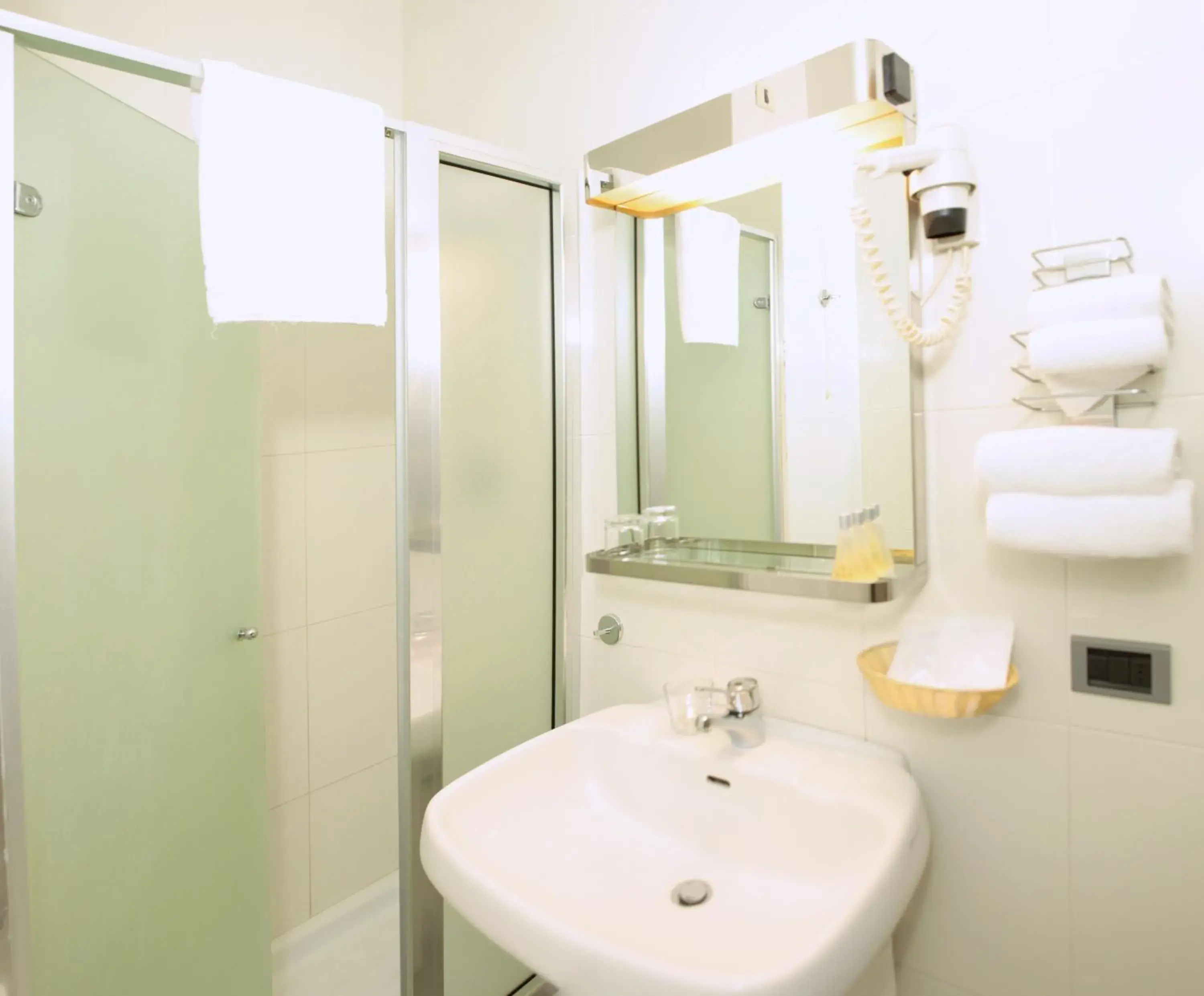 Toilet, Bathroom in Cristal Palace Hotel