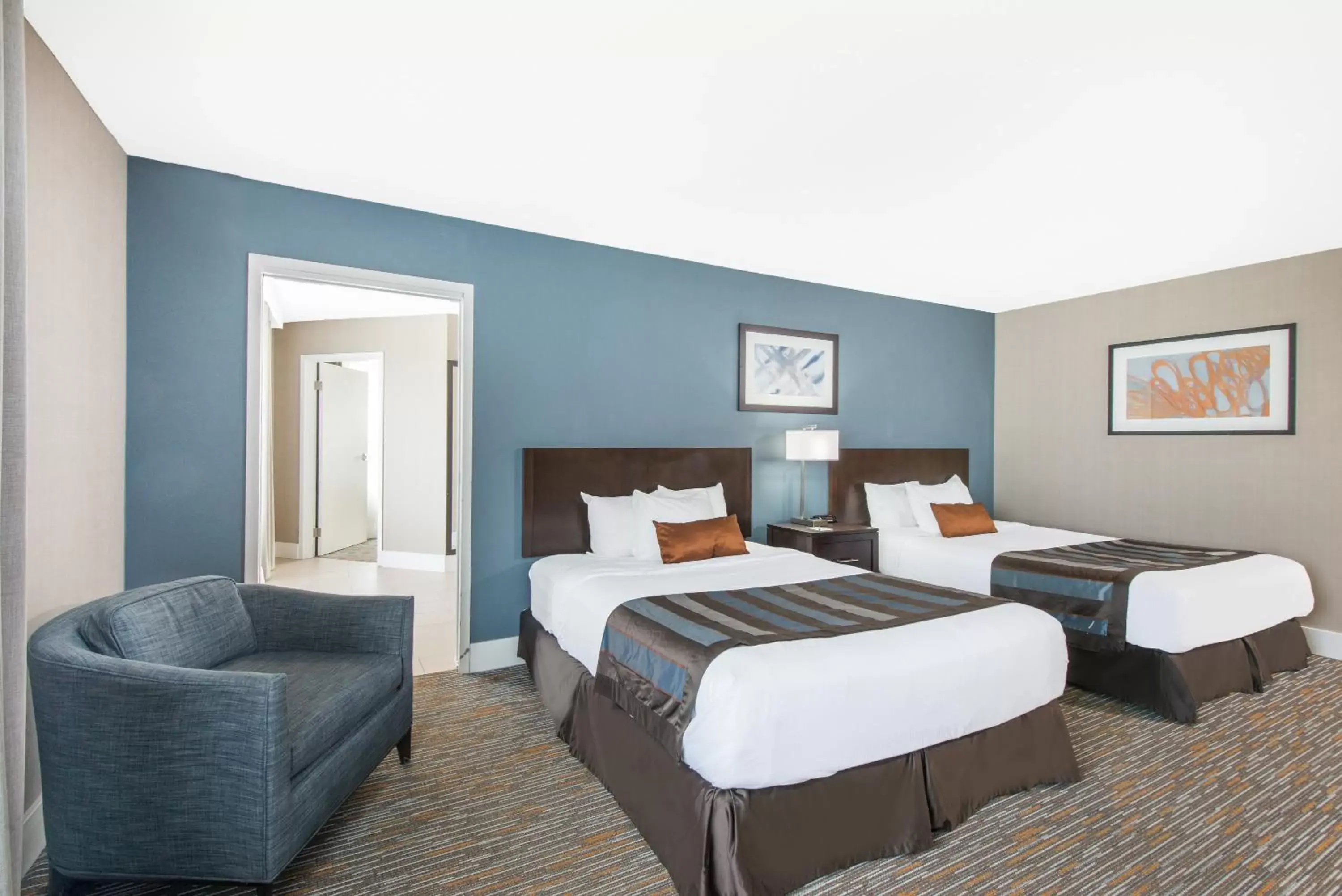 Bedroom, Bed in Wingate by Wyndham Niagara Falls