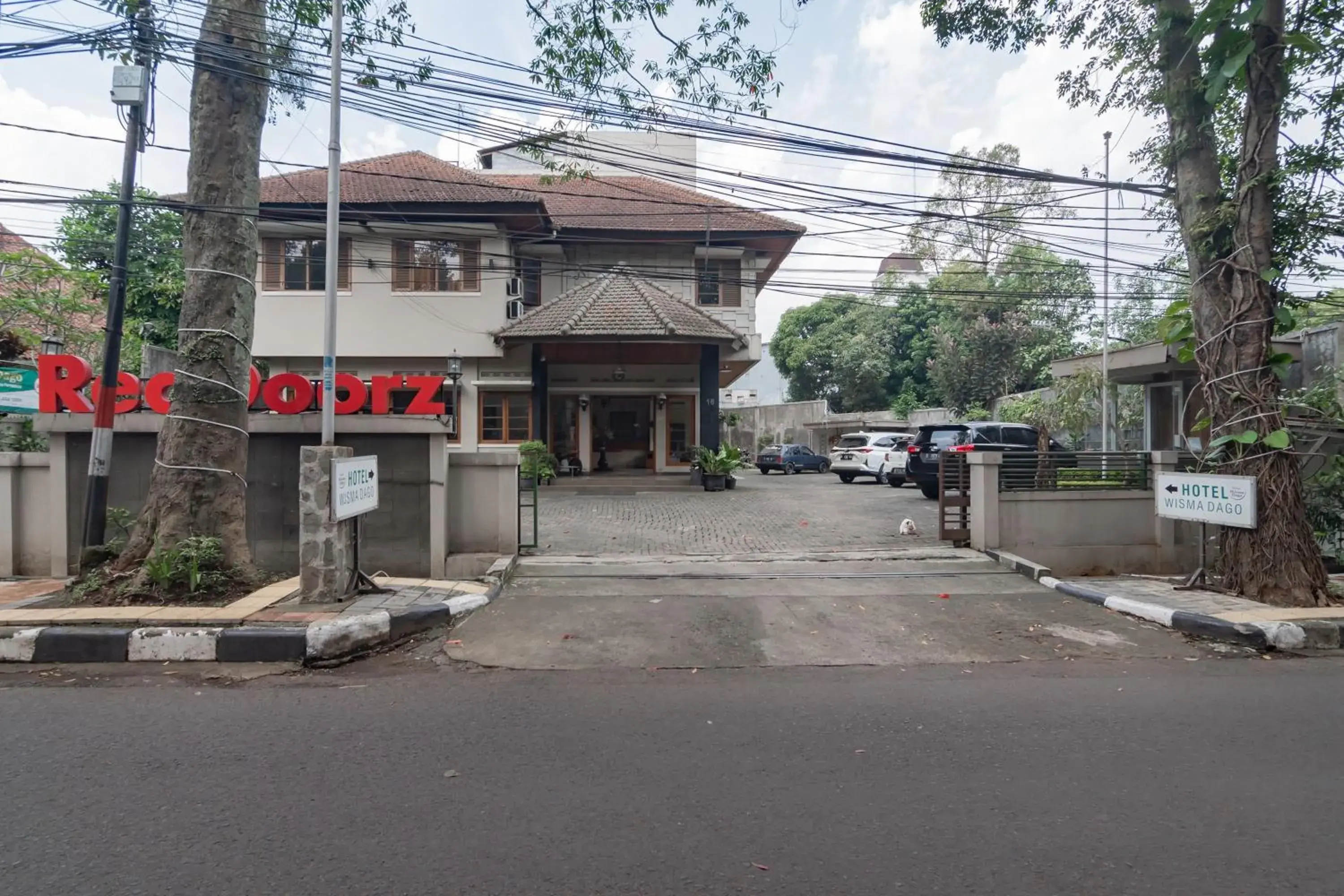 Property building in RedDoorz near Institut Teknologi Bandung 2