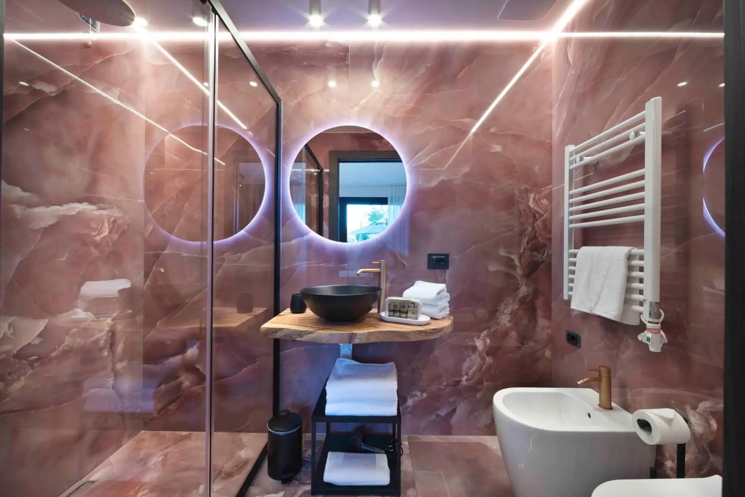 Shower, Bathroom in Boutique Hotel Sirmione