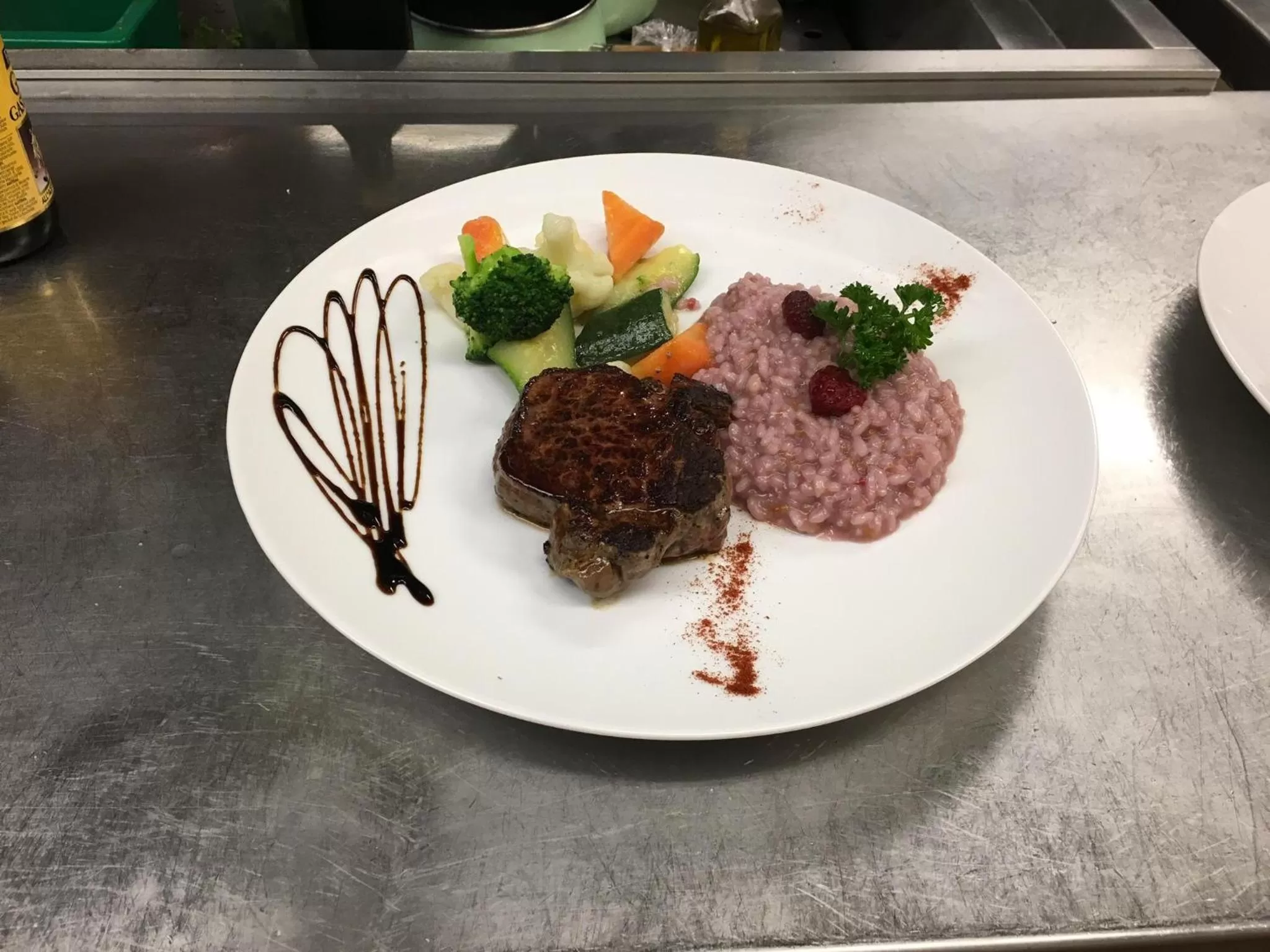 Food and drinks in Motelina