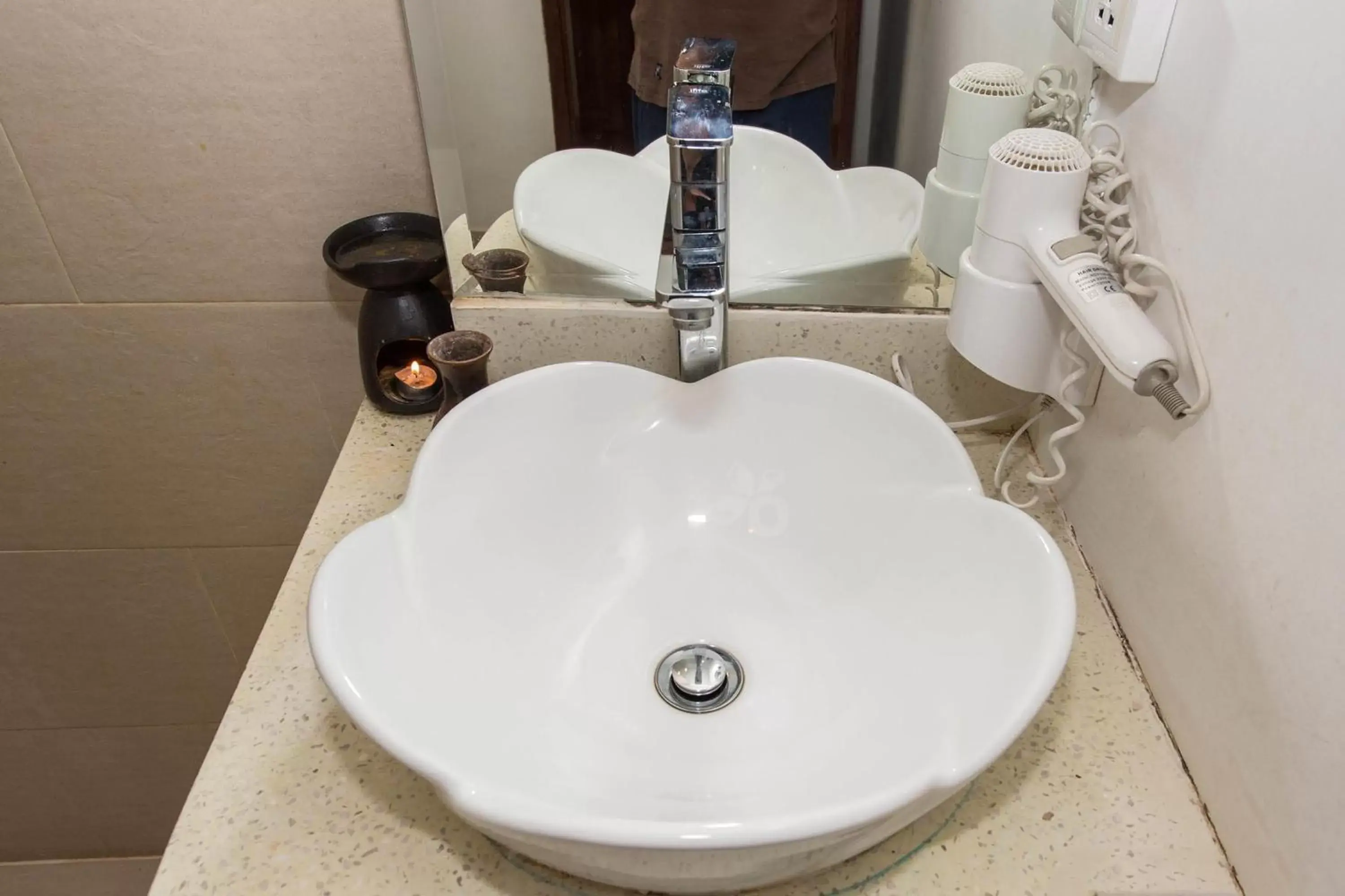 Bathroom in Apsara Centrepole Hotel