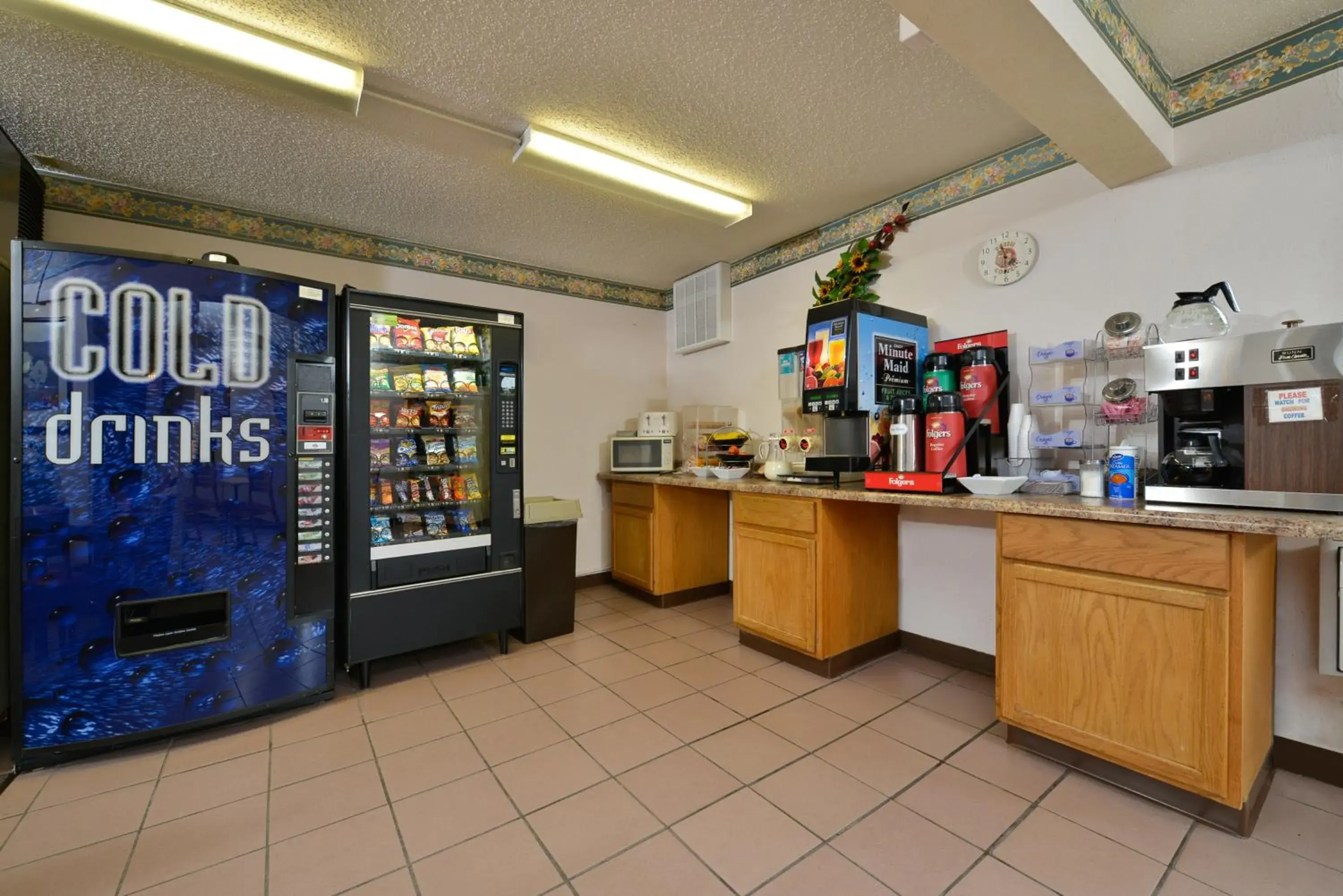 Continental breakfast in Americas Best Value Inn Decatur