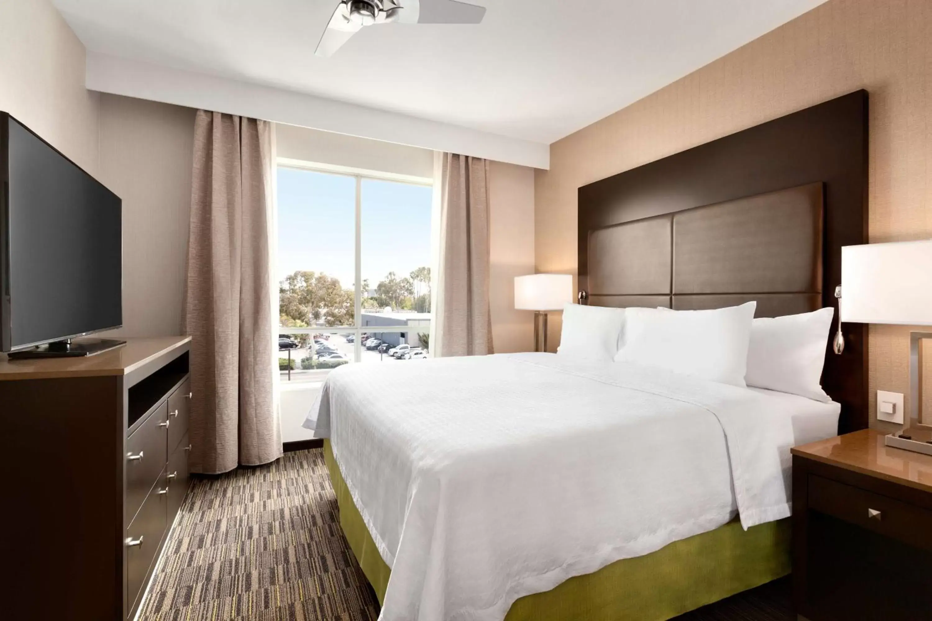 Bed in Homewood Suites By Hilton Irvine John Wayne Airport