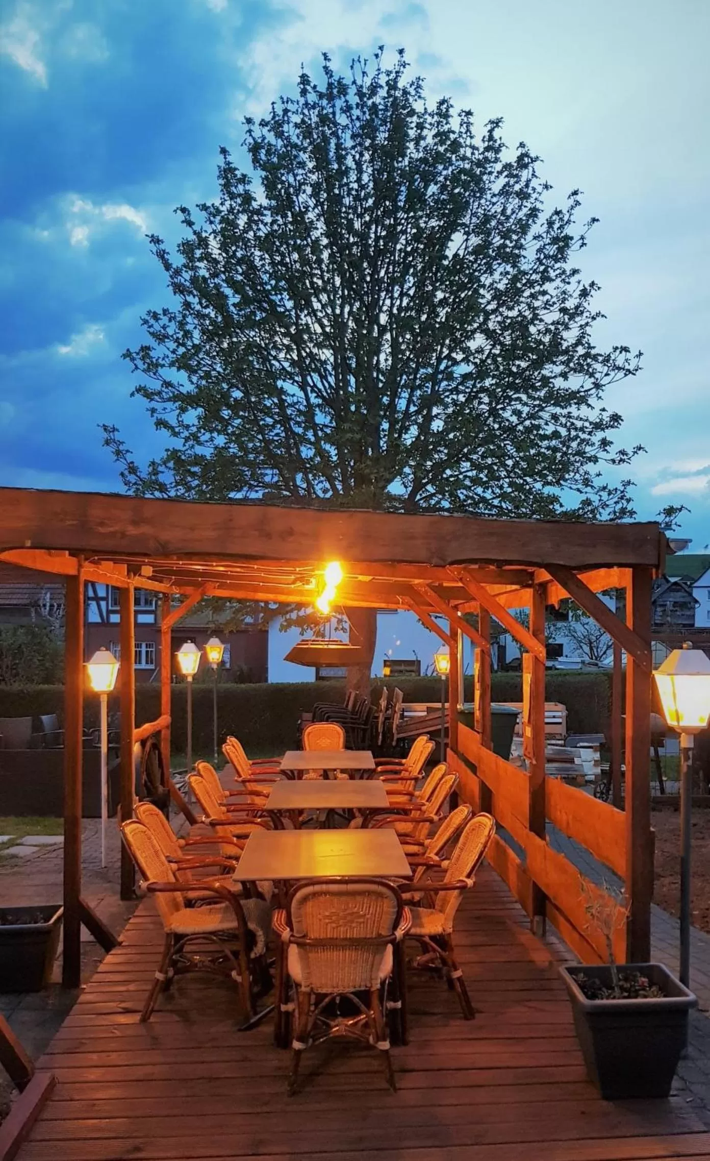 Restaurant/places to eat in Roastineer Hotel