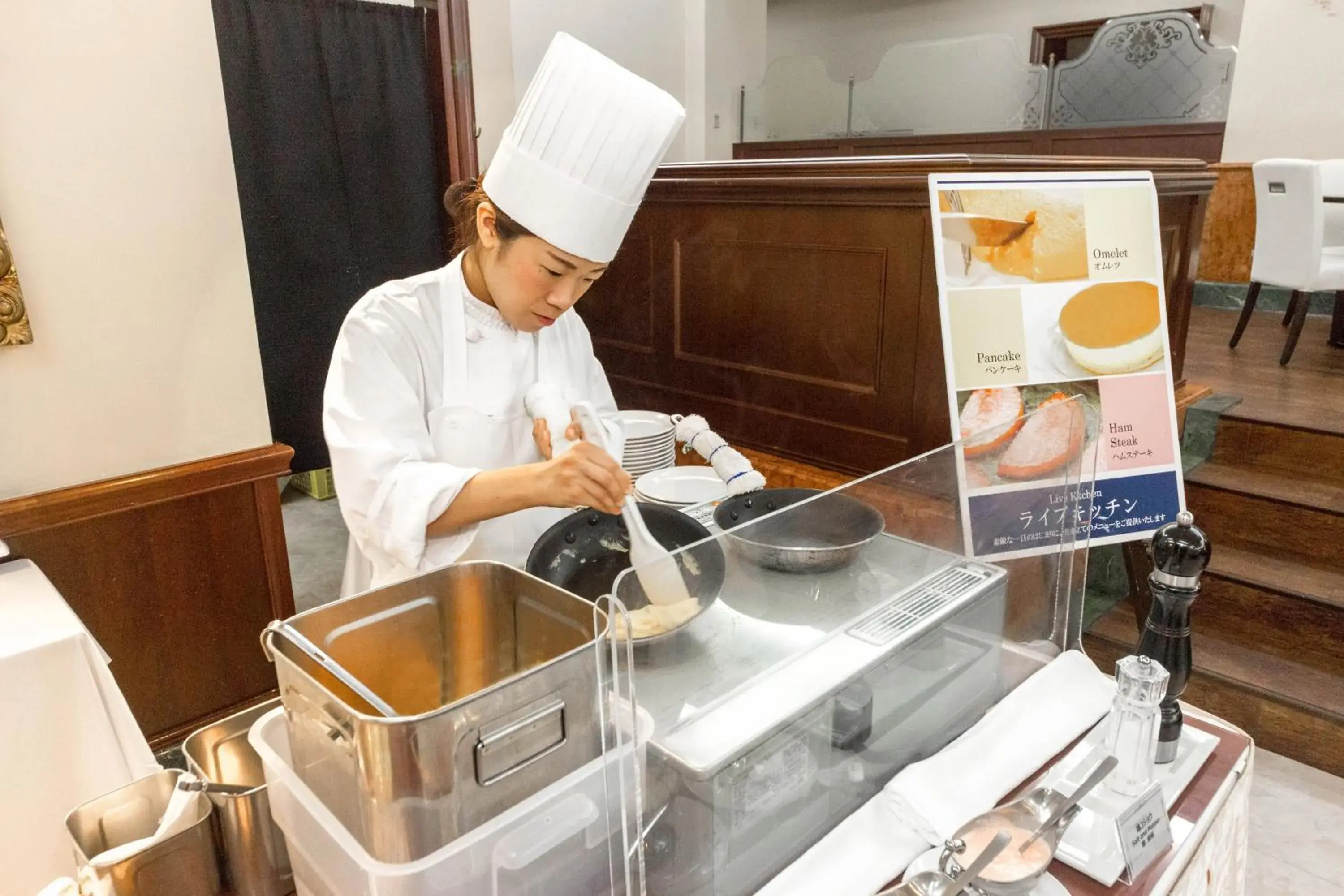 Buffet breakfast, Kitchen/Kitchenette in Watermark Hotel Nagasaki Huis Ten Bosch