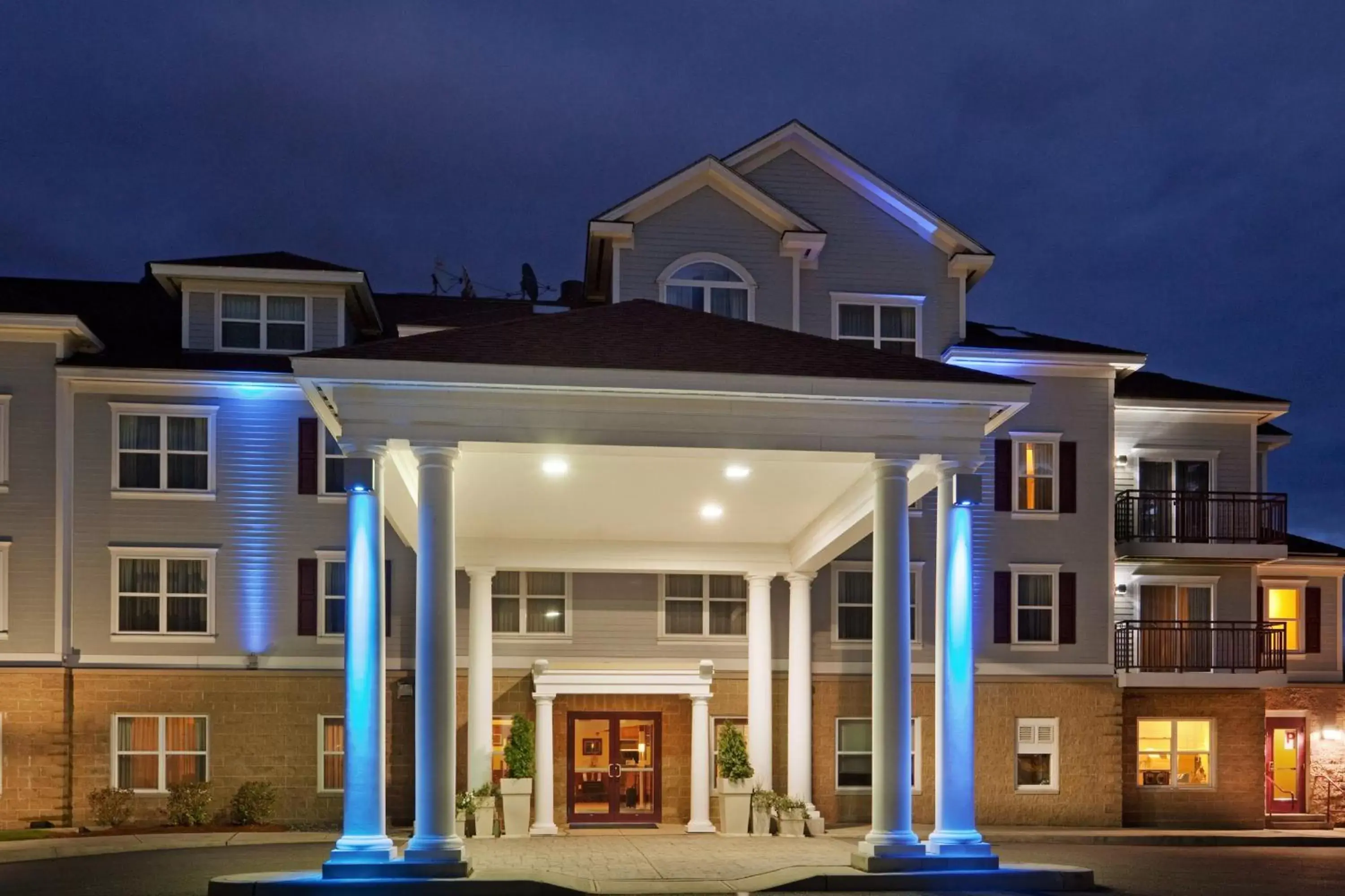 Property building in Holiday Inn Express Hotel & Suites White River Junction by IHG Property building in Holiday Inn Express Hotel & Suites White River Junction by IHG