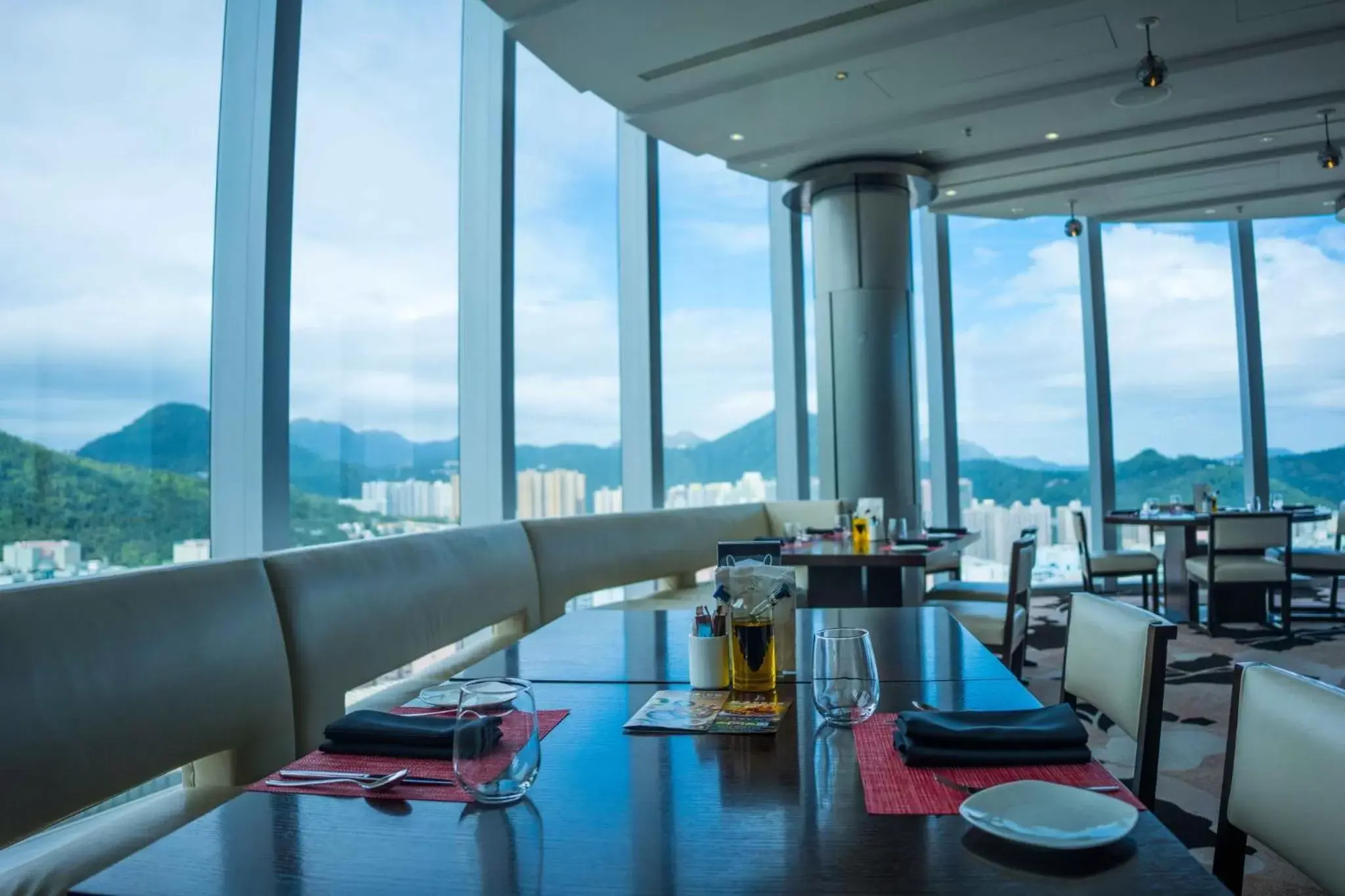 Restaurant/Places to Eat in Crowne Plaza Hong Kong Kowloon East, an IHG Hotel