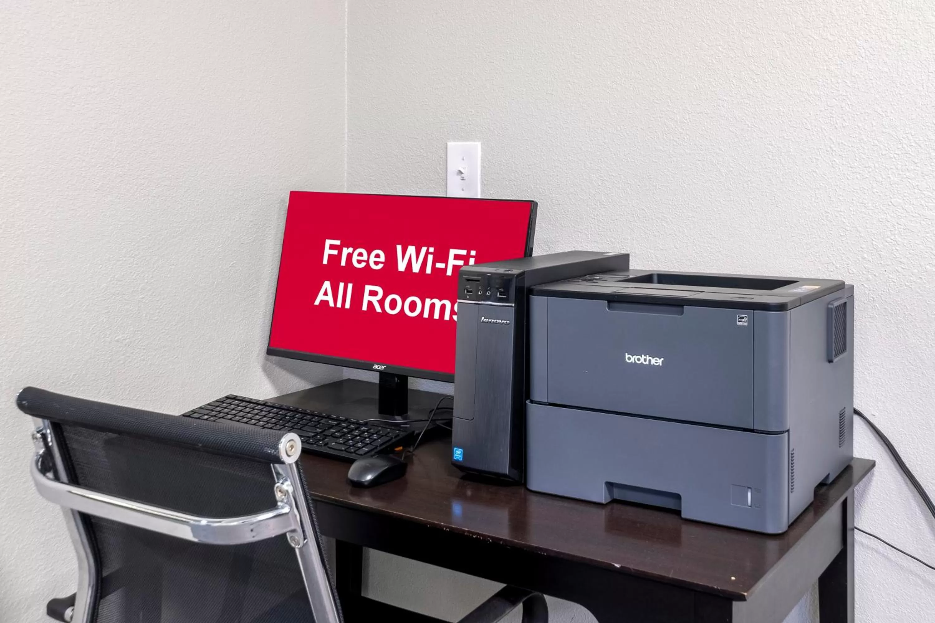 Business facilities in HomeTown Inn by Red Roof East Syracuse