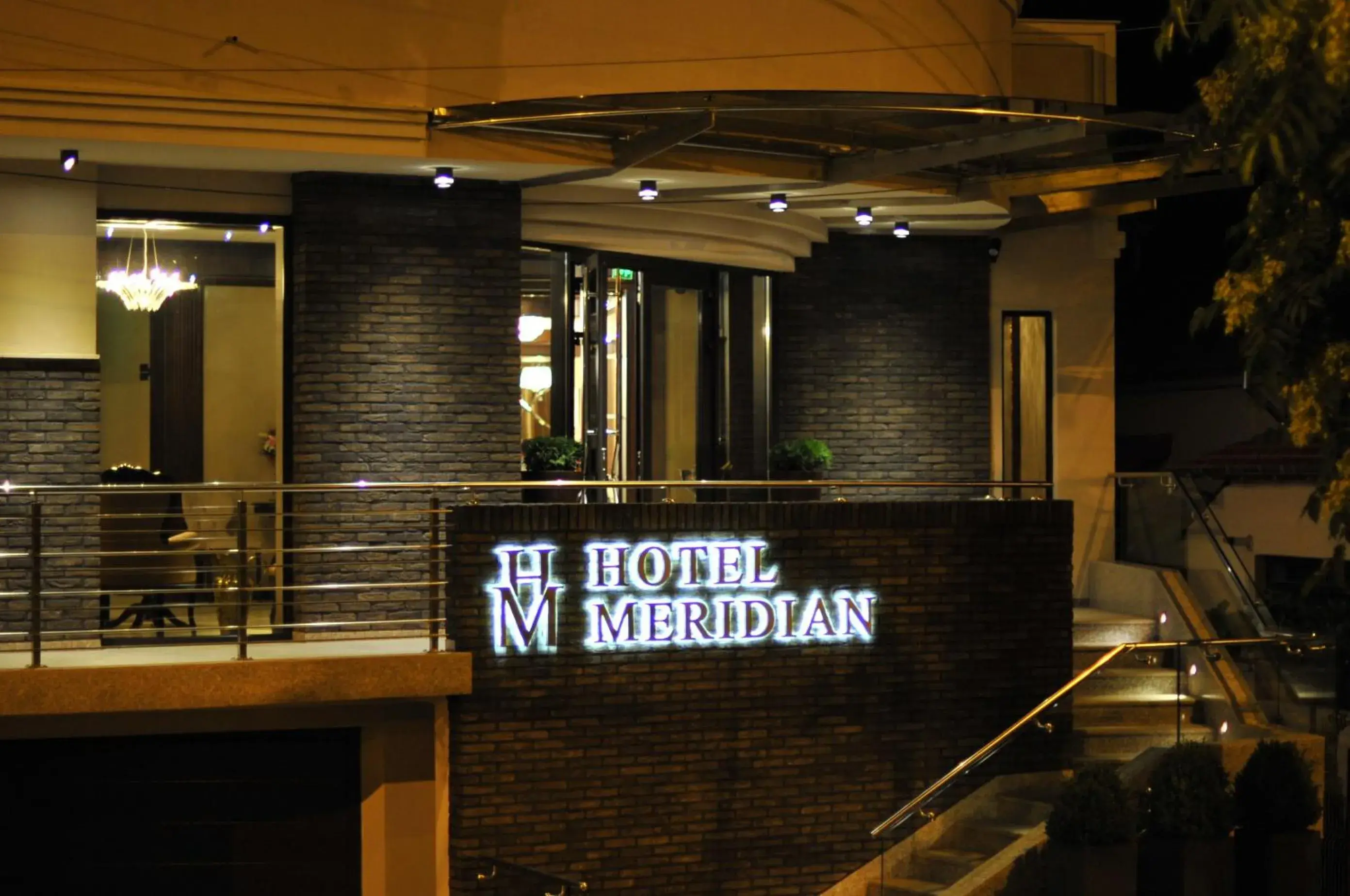 Facade/entrance in Hotel Meridian