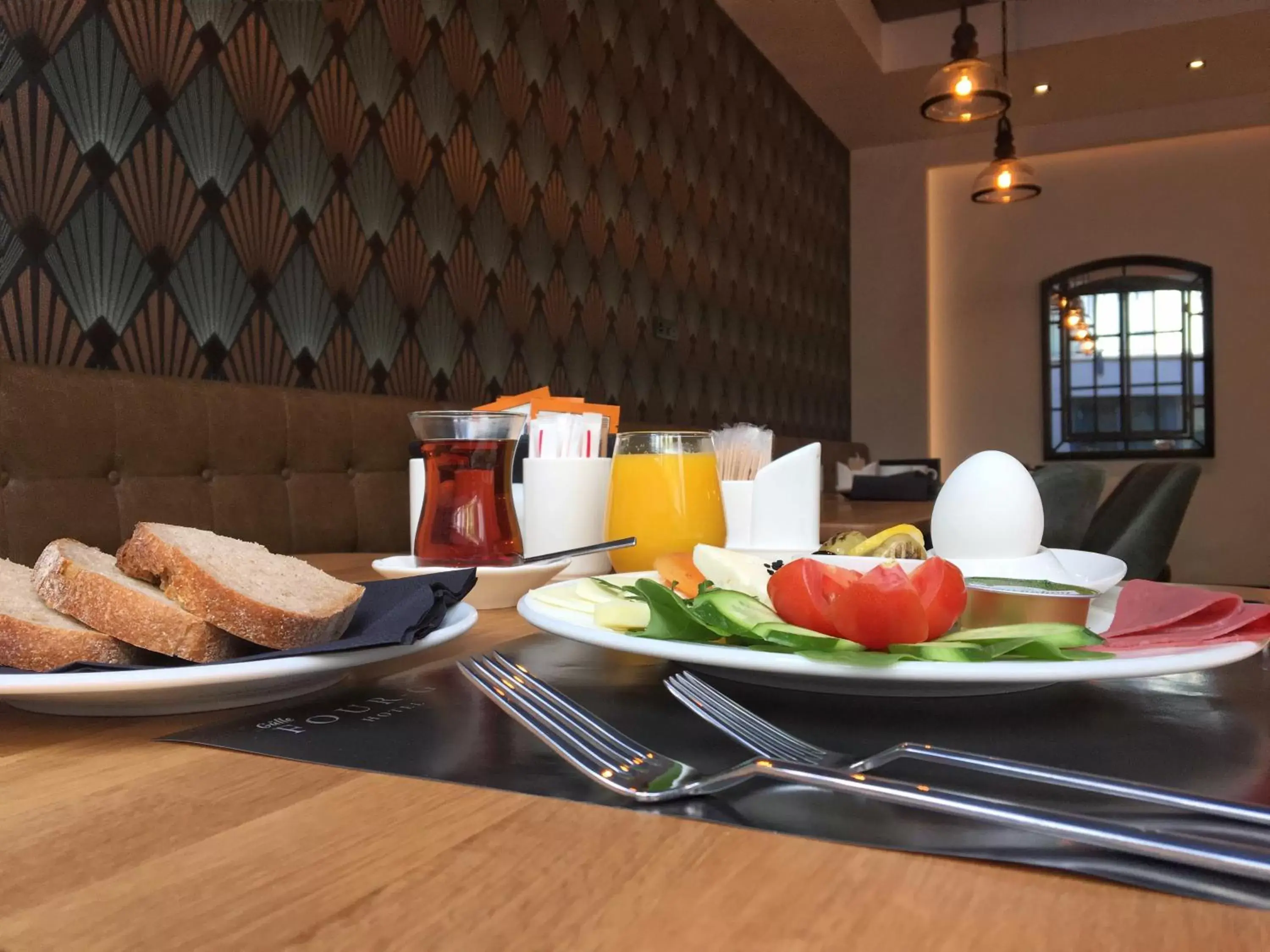 Restaurant/places to eat in Four-G Hotel Restaurant/places to eat in Four-G Hotel