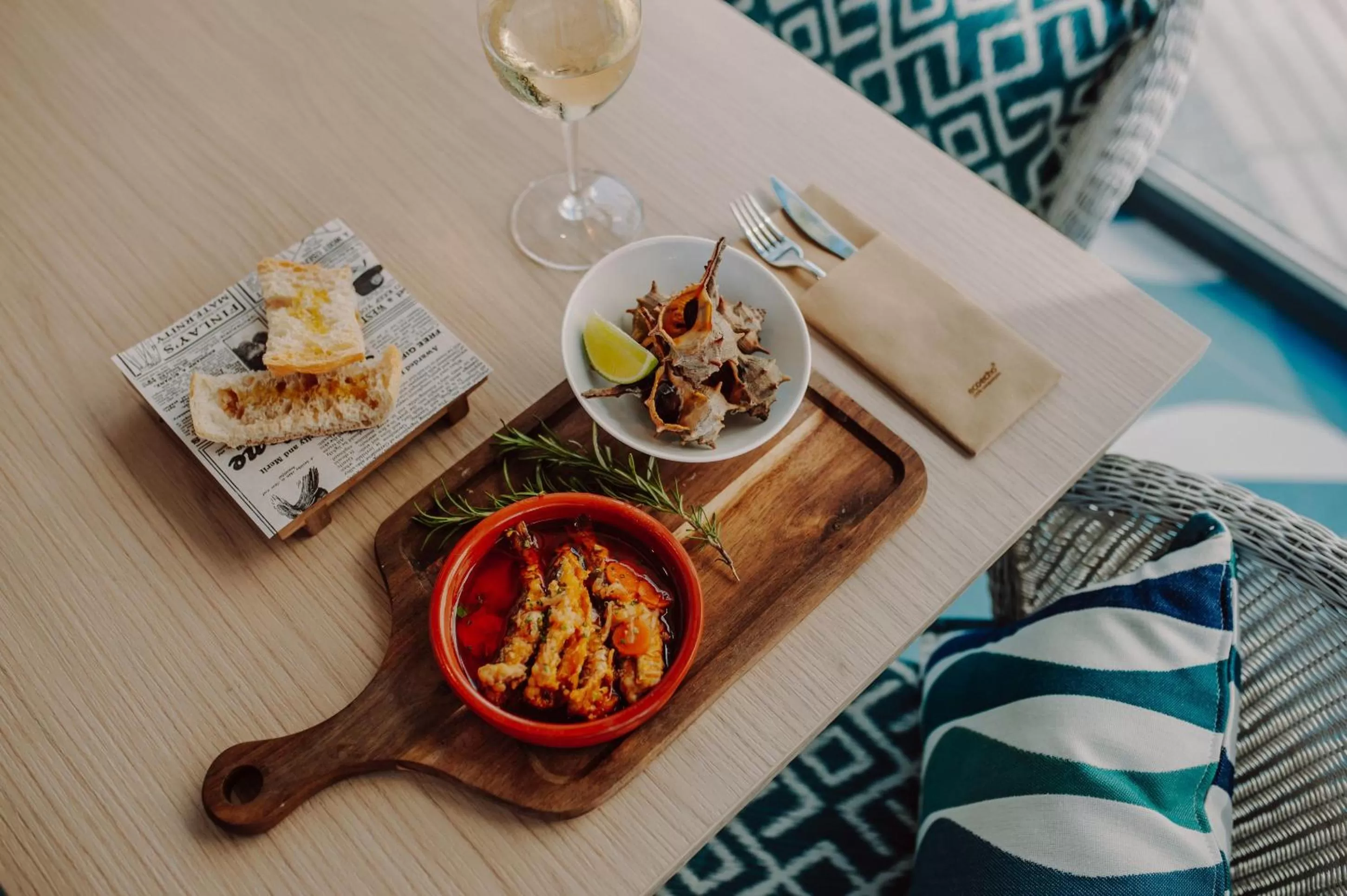 Restaurant/places to eat in Blaumar Hotel