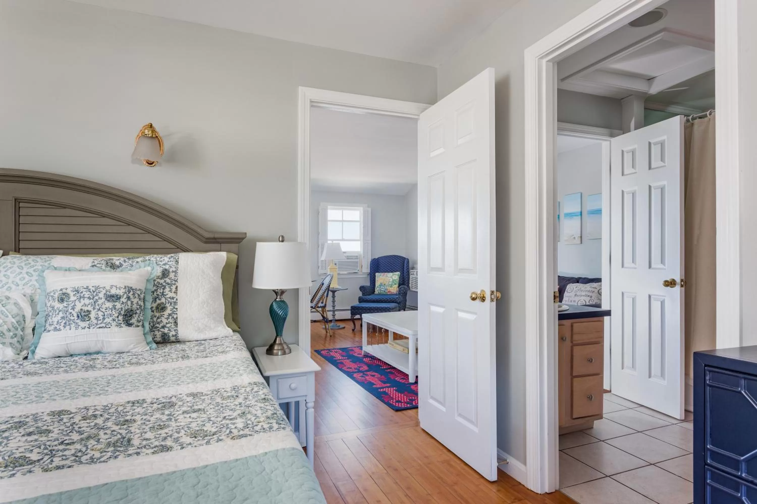 Photo of the whole room in Avonlea