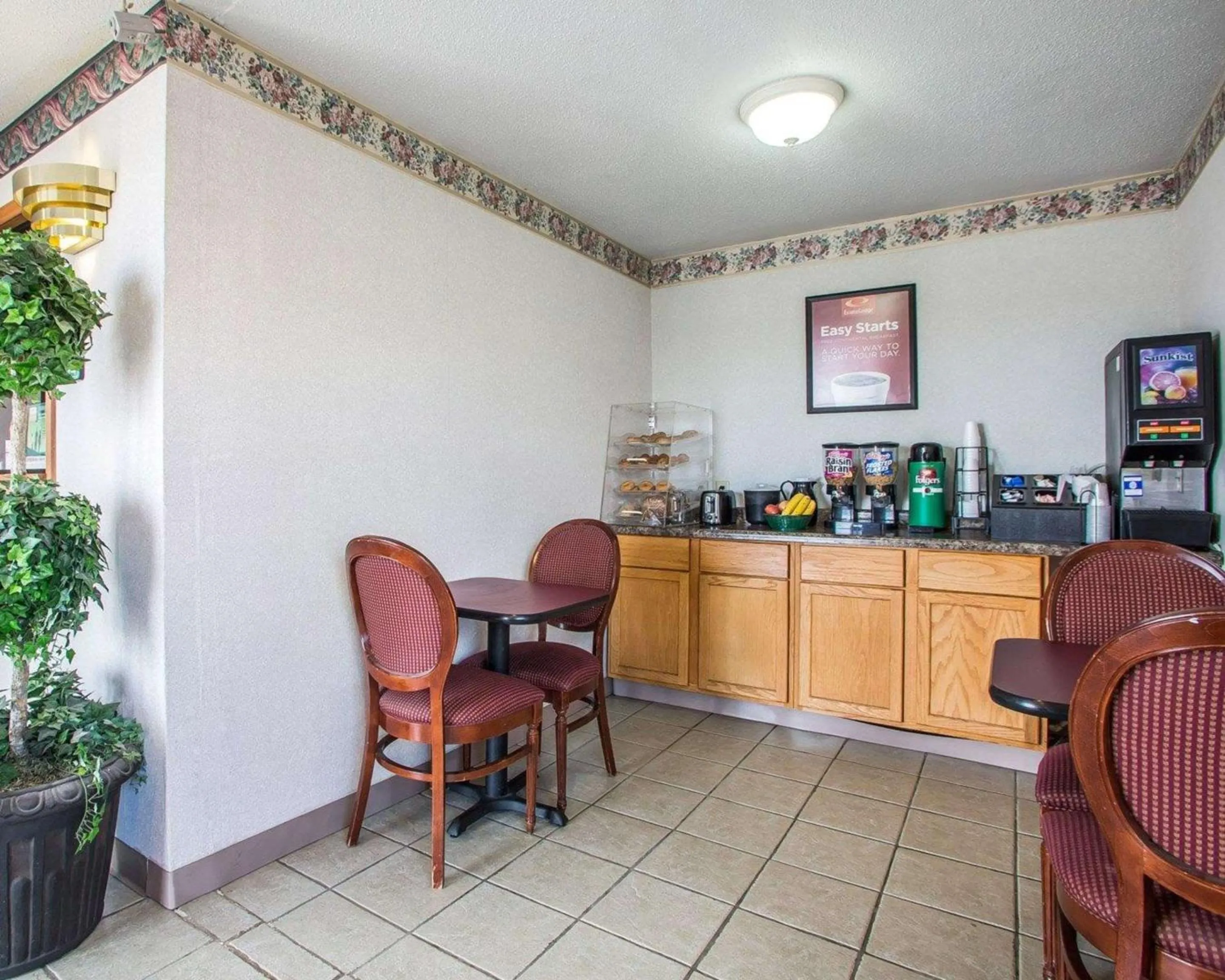 Restaurant/places to eat in Rodeway Inn Montpelier