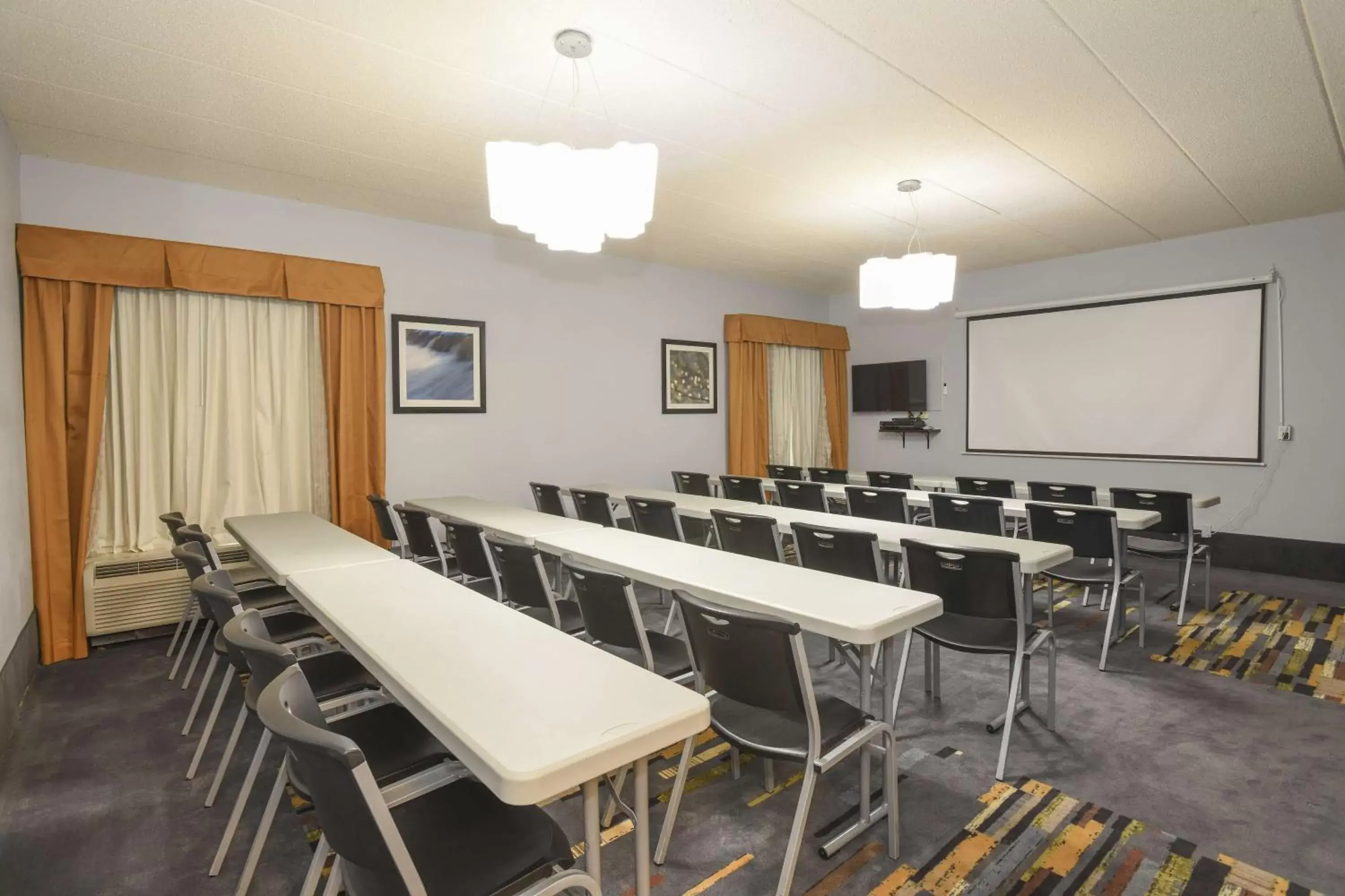 Meeting/conference room in Hampton Inn Cincinnati Eastgate