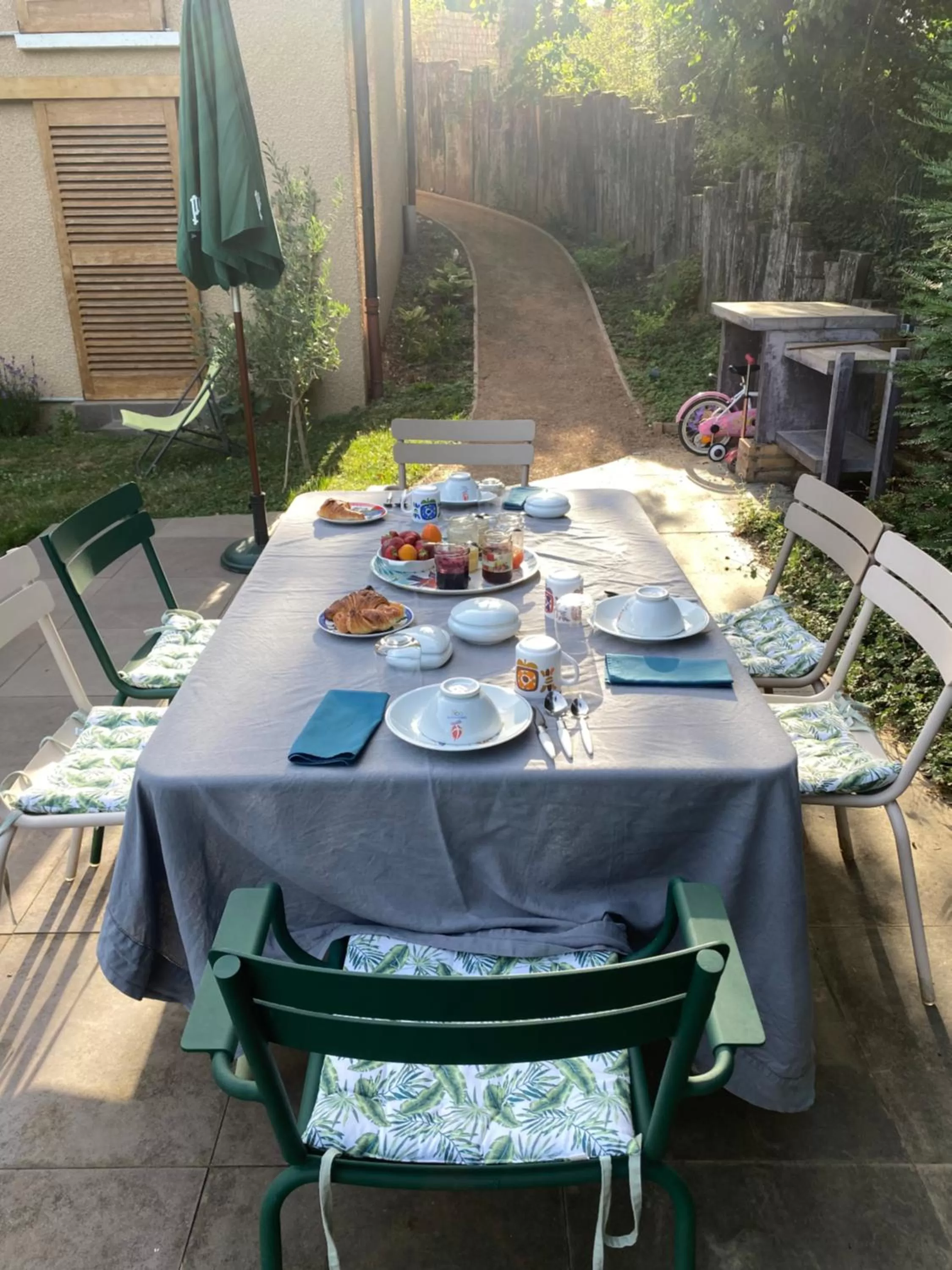 Breakfast, Restaurant/Places to Eat in Les Cabanons