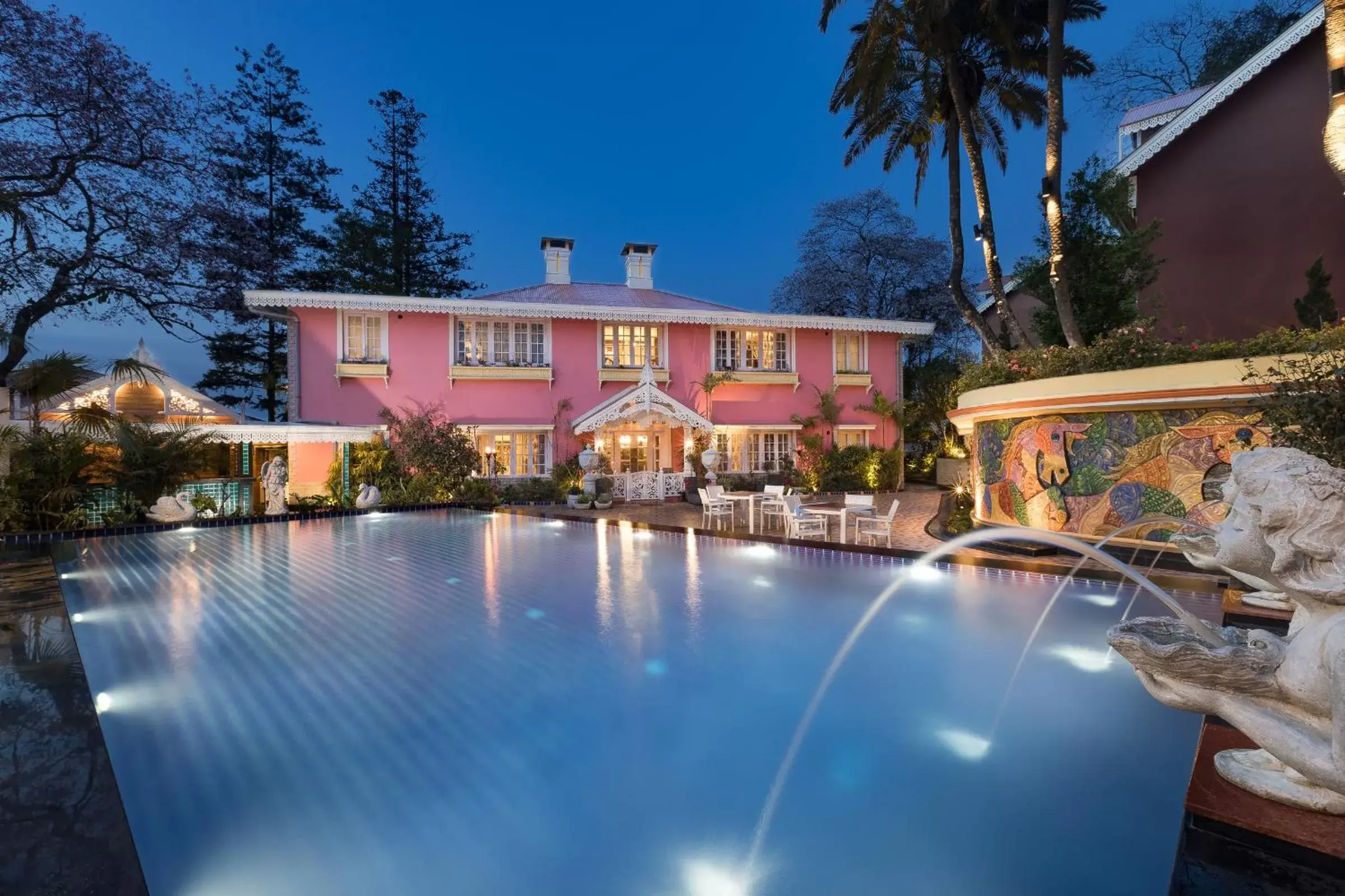 Swimming pool in MAYFAIR Himalayan Spa Resort Swimming pool in MAYFAIR Himalayan Spa Resort