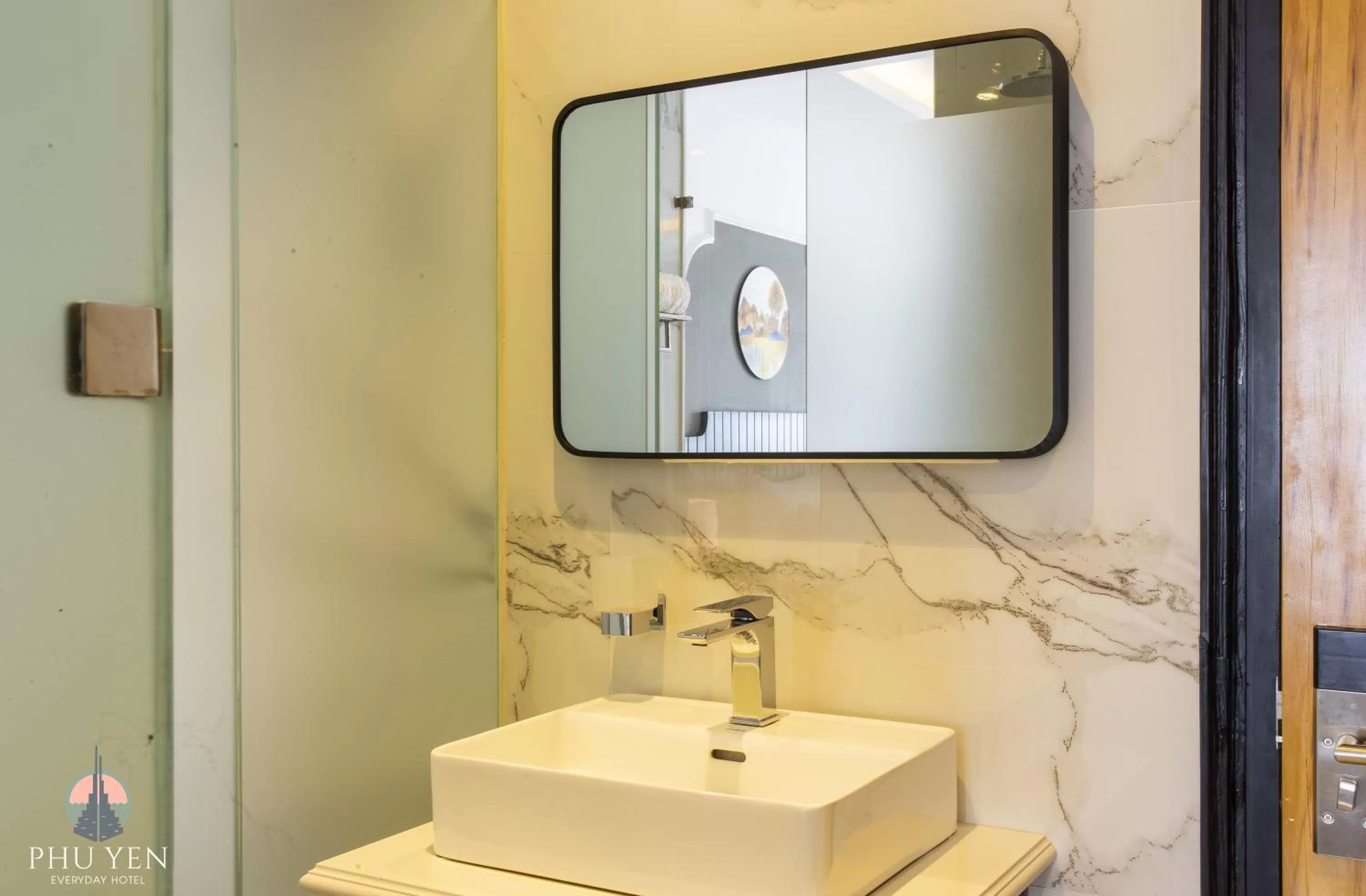 Toilet in PHÚ YÊN EVERYDAY HOTEL