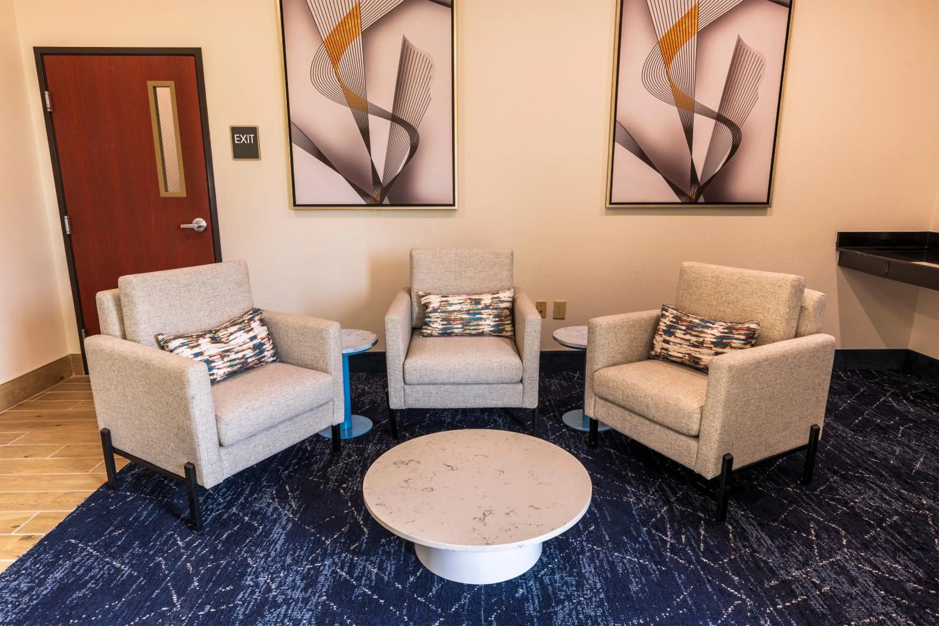 Seating Area in La Quinta by Wyndham New Iberia