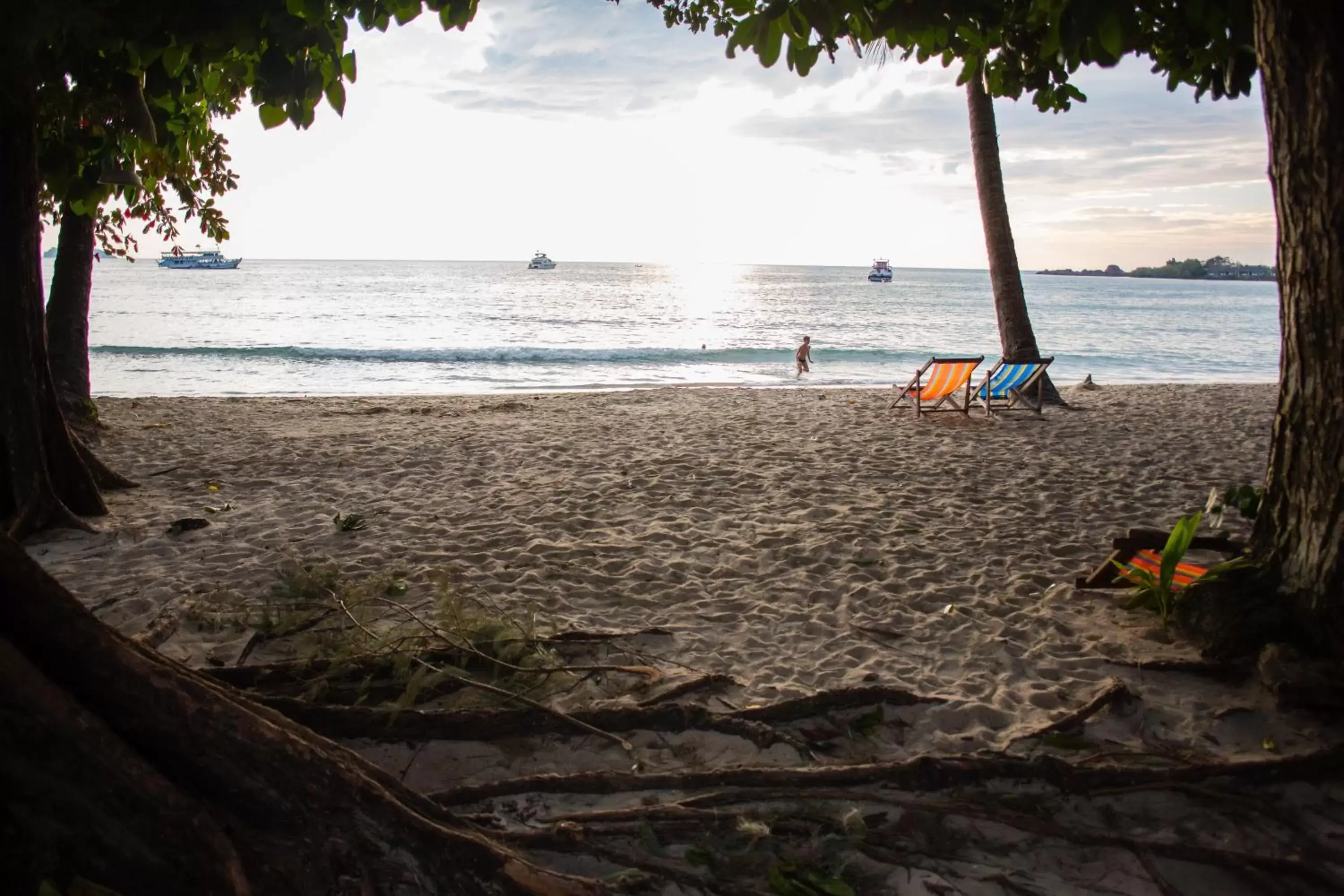 Nearby landmark, Beach in Flora I Talay