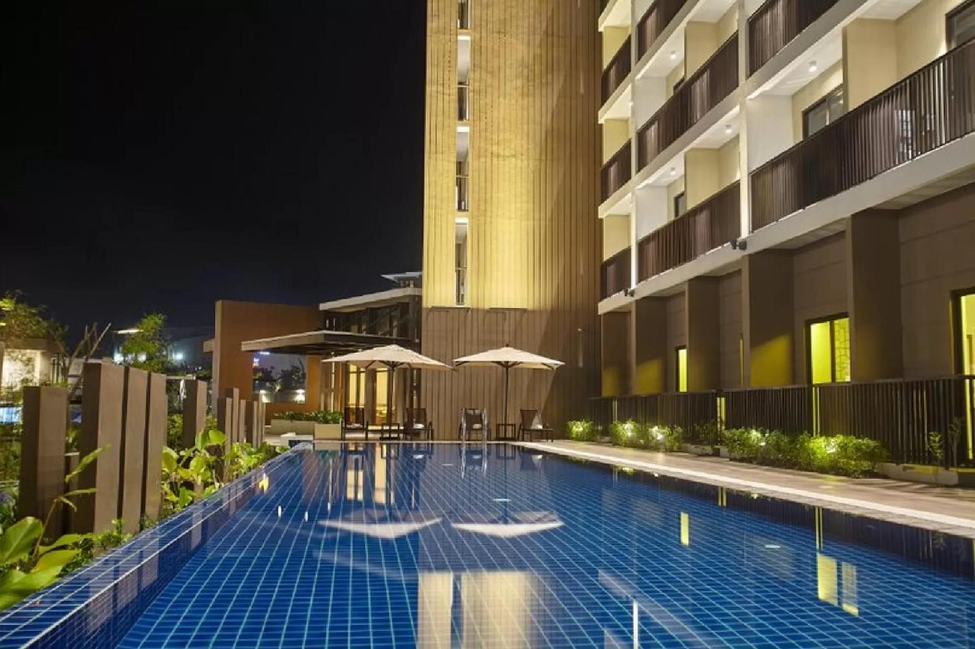 Swimming pool in Quest Hotel Tagaytay