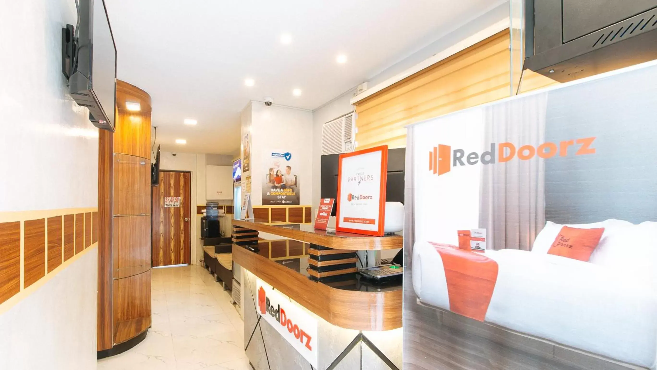 Lobby or reception in RedDoorz @ PIY Margal Sampaloc Manila