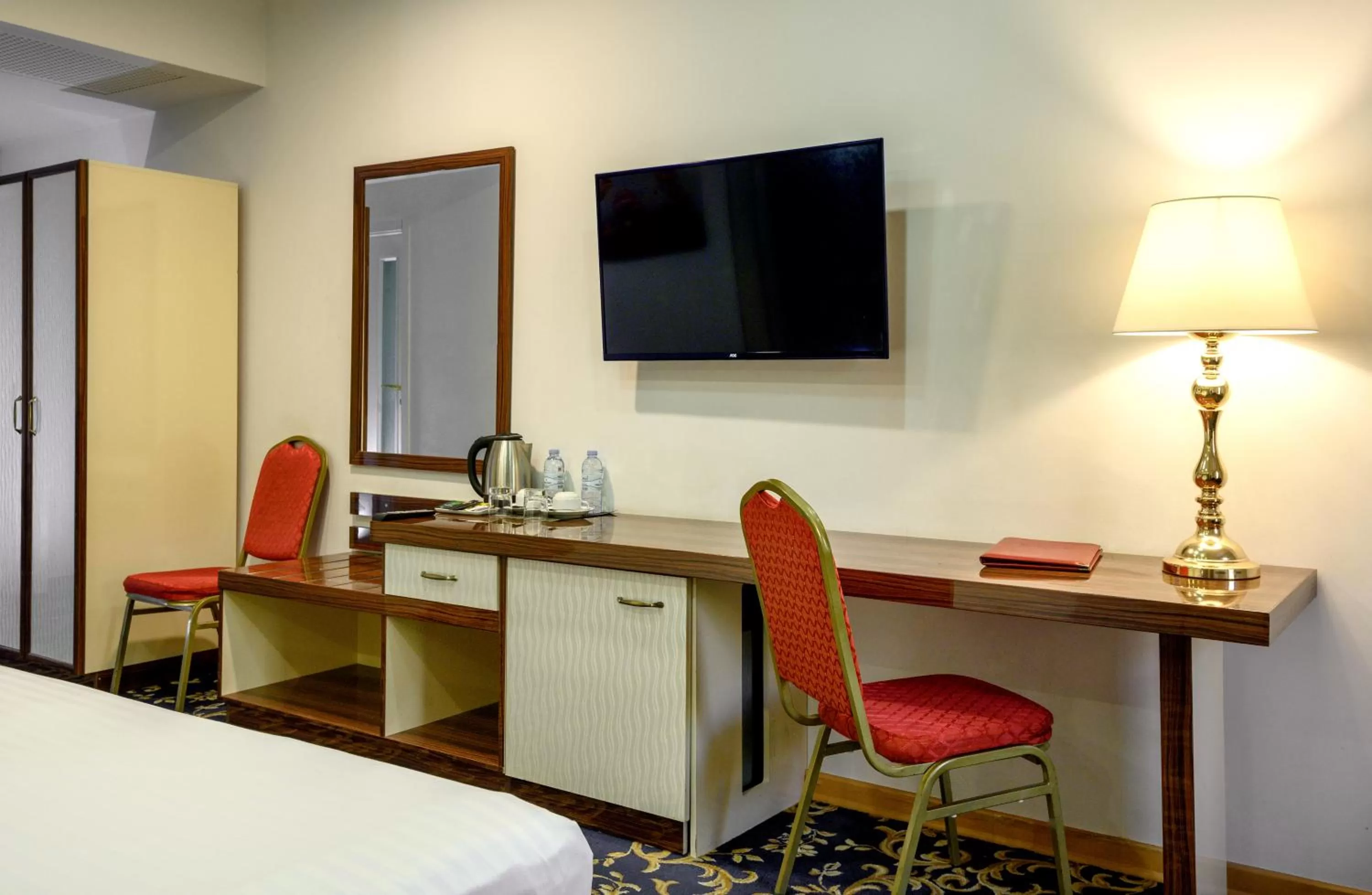 TV and multimedia, Bed in Royal Plaza by Stellar Hotels, Yerevan