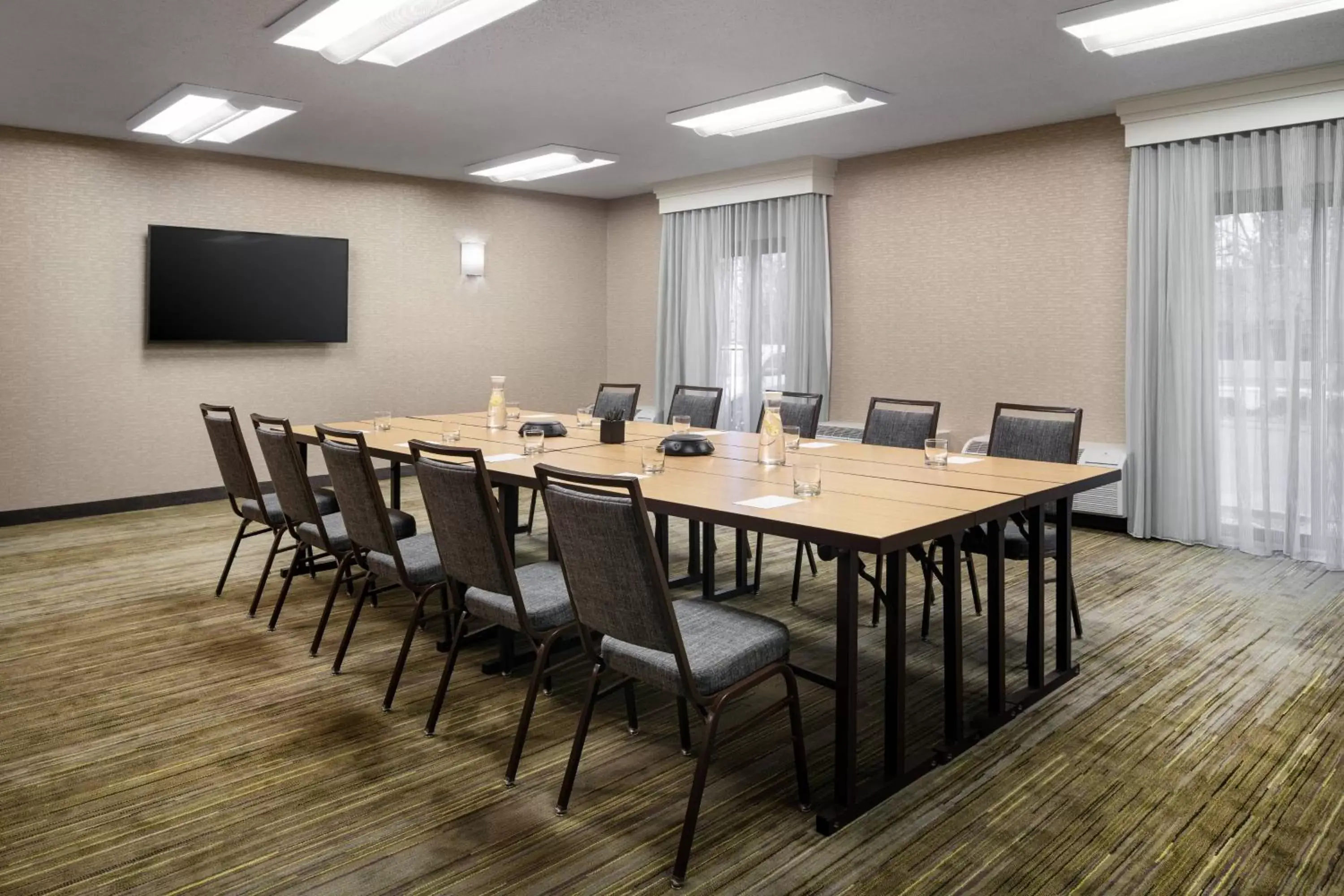 Meeting/conference room in Courtyard by Marriott Boulder