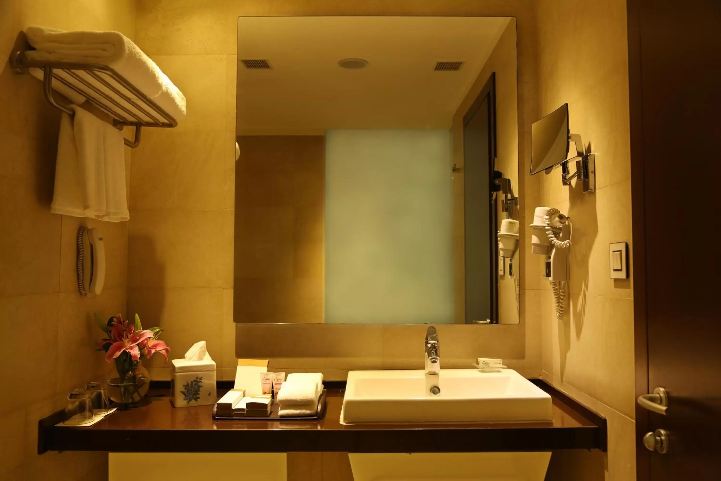 Executive Club Twin Room - single occupancy in Welcomhotel by ITC Hotels, Dwarka, New Delhi Executive Club Twin Room - single occupancy in Welcomhotel by ITC Hotels, Dwarka, New Delhi