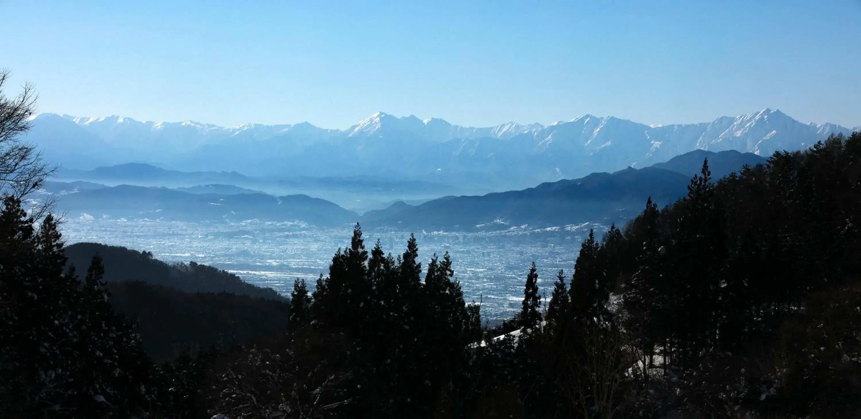 Winter, Mountain View in Ryokan Warabino