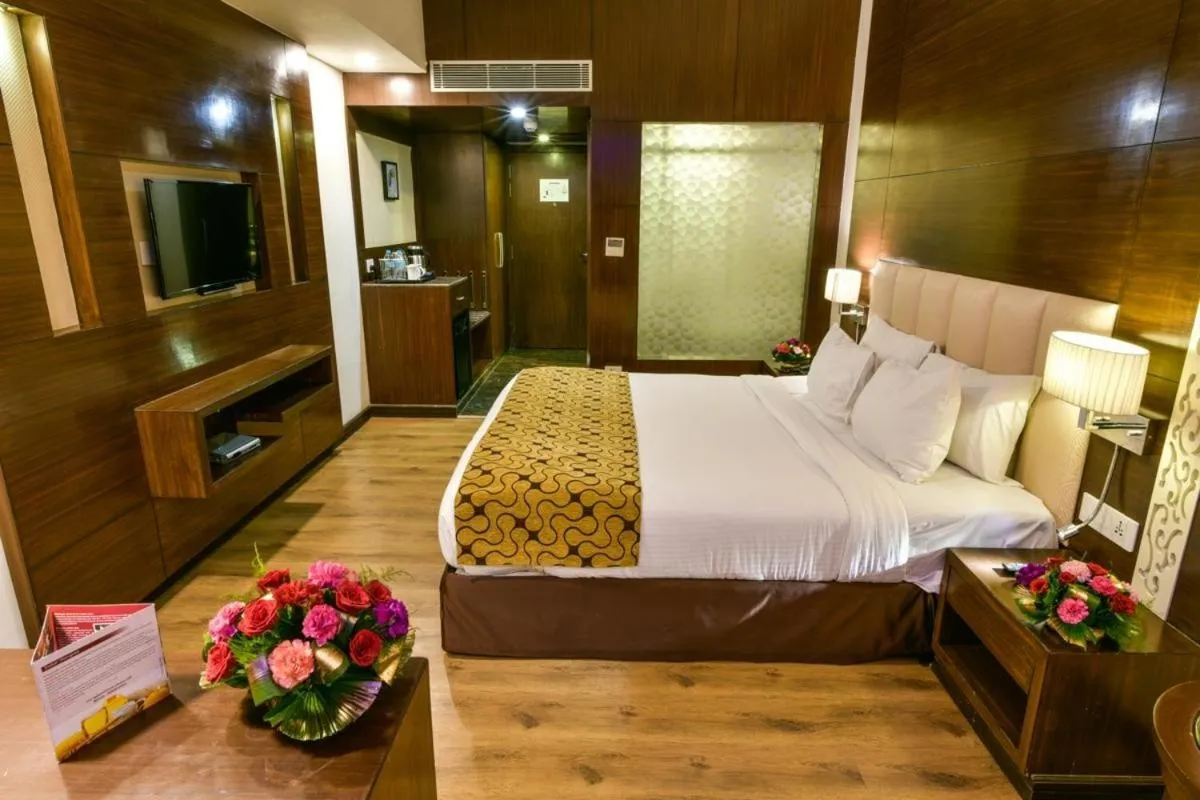 Photo of the whole room, Bed in Renest Jaipur