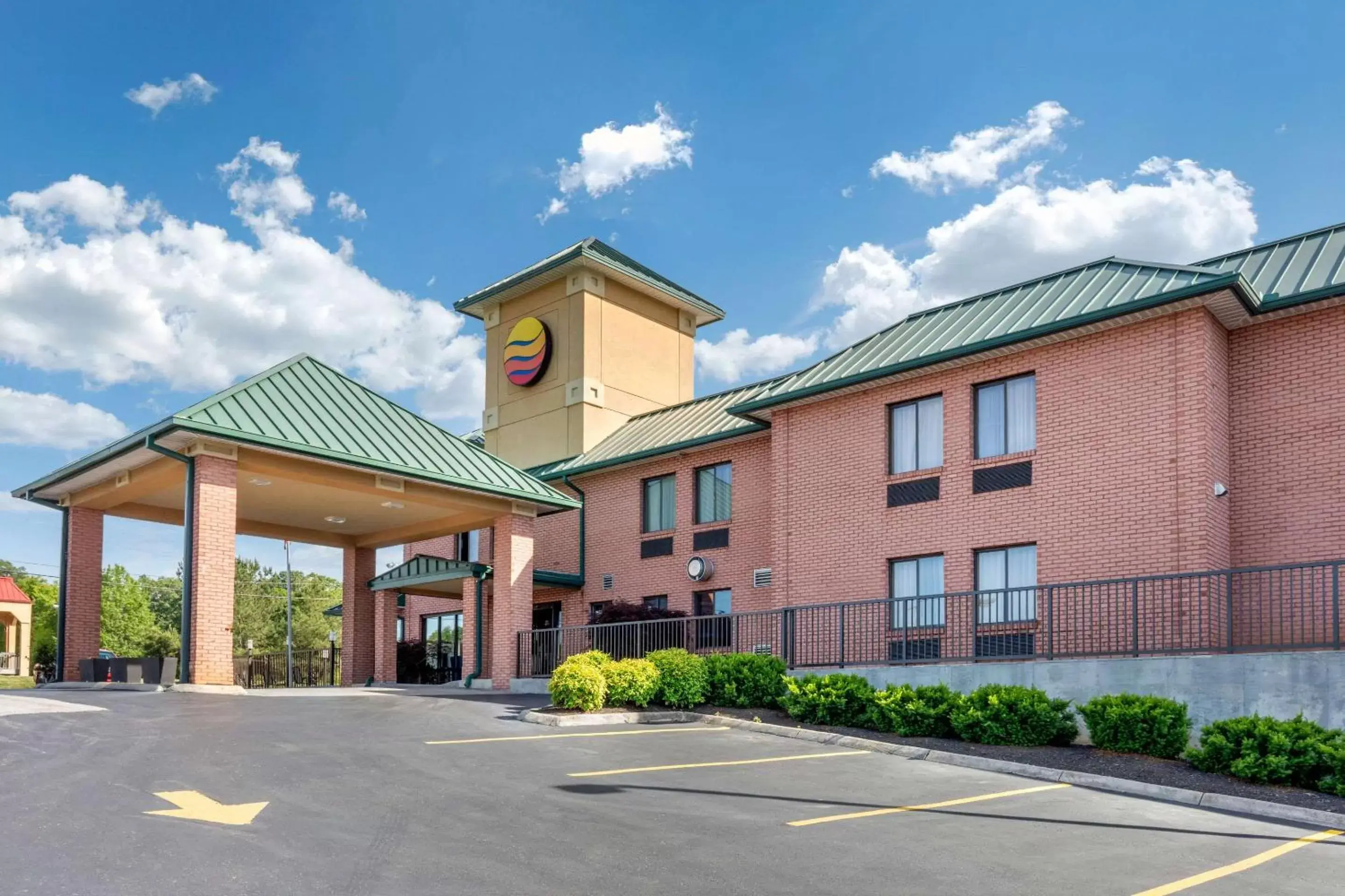 Property building in Comfort Inn Lenoir City-Knoxville Property building in Comfort Inn Lenoir City-Knoxville