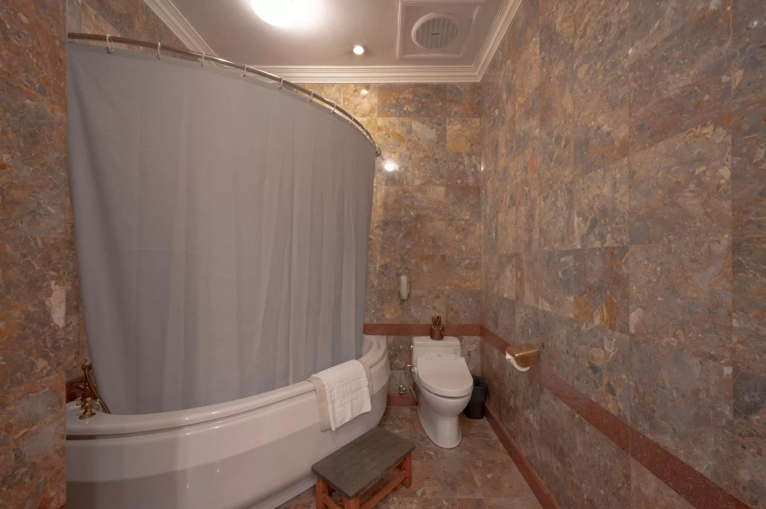 Shower, Bathroom in Hotel Majestic Saigon