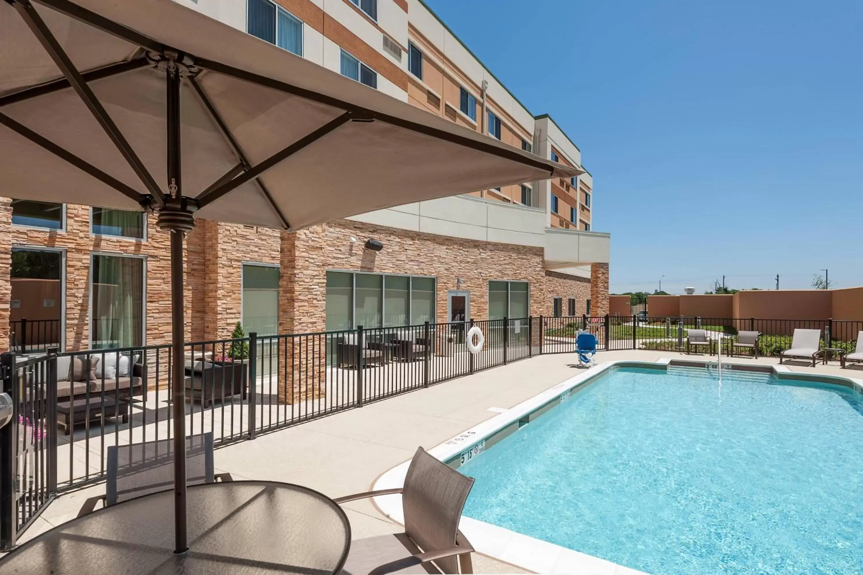 Swimming Pool in Courtyard by Marriott Ardmore