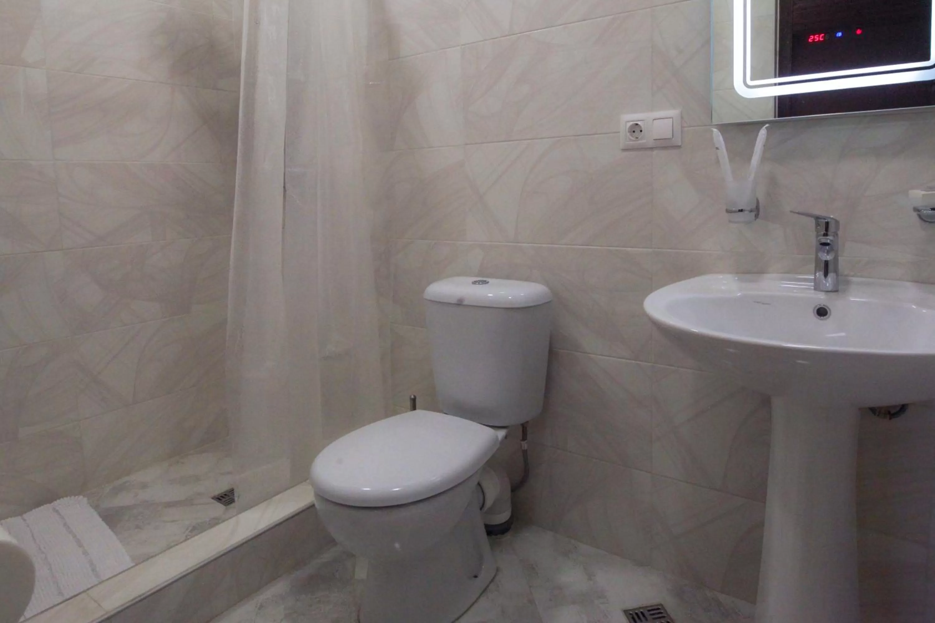 Bathroom in Hotel Patriot