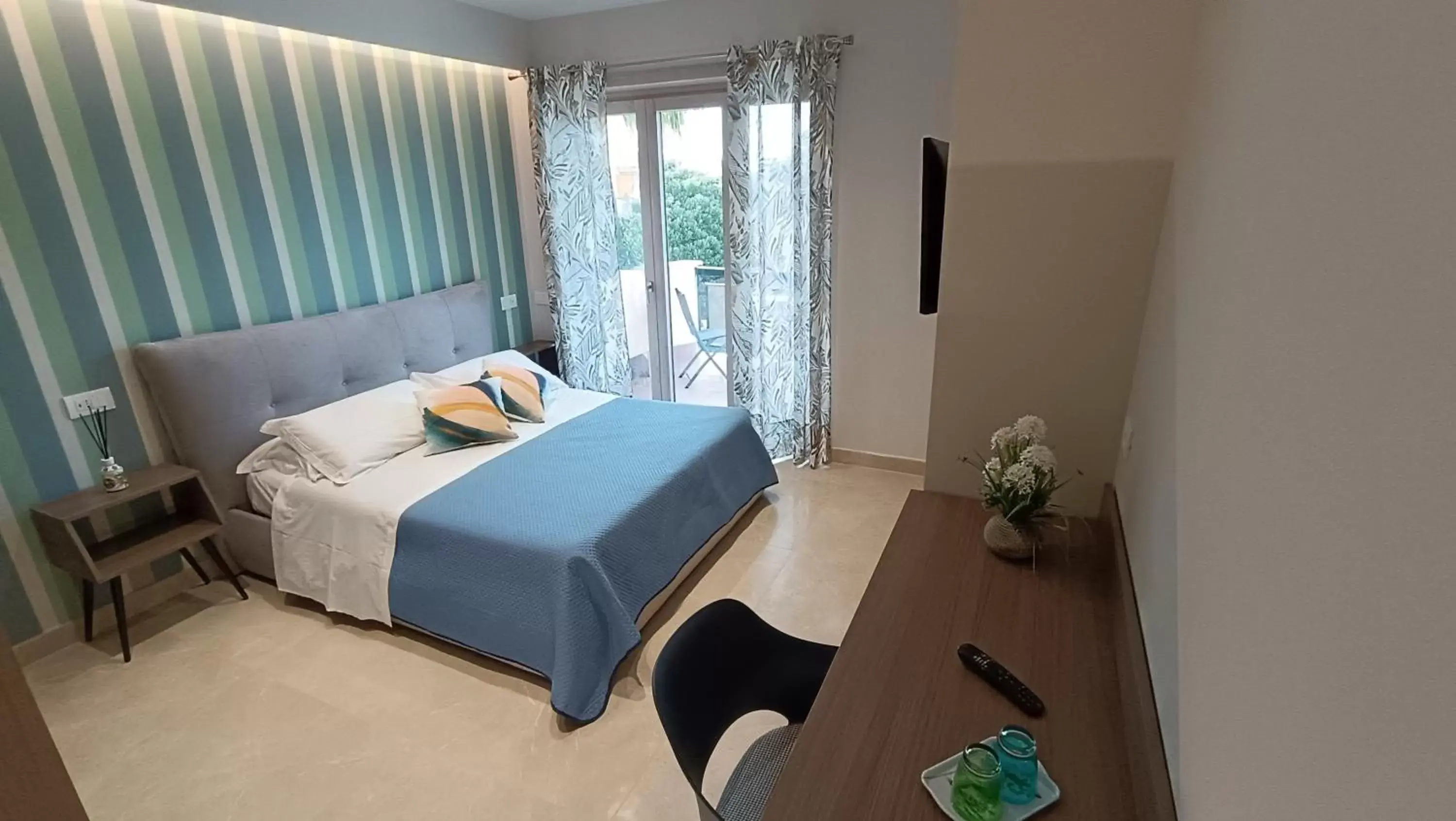 Deluxe Double Room in Maison Tullio Sorrento Deluxe Double Room in Maison Tullio Sorrento