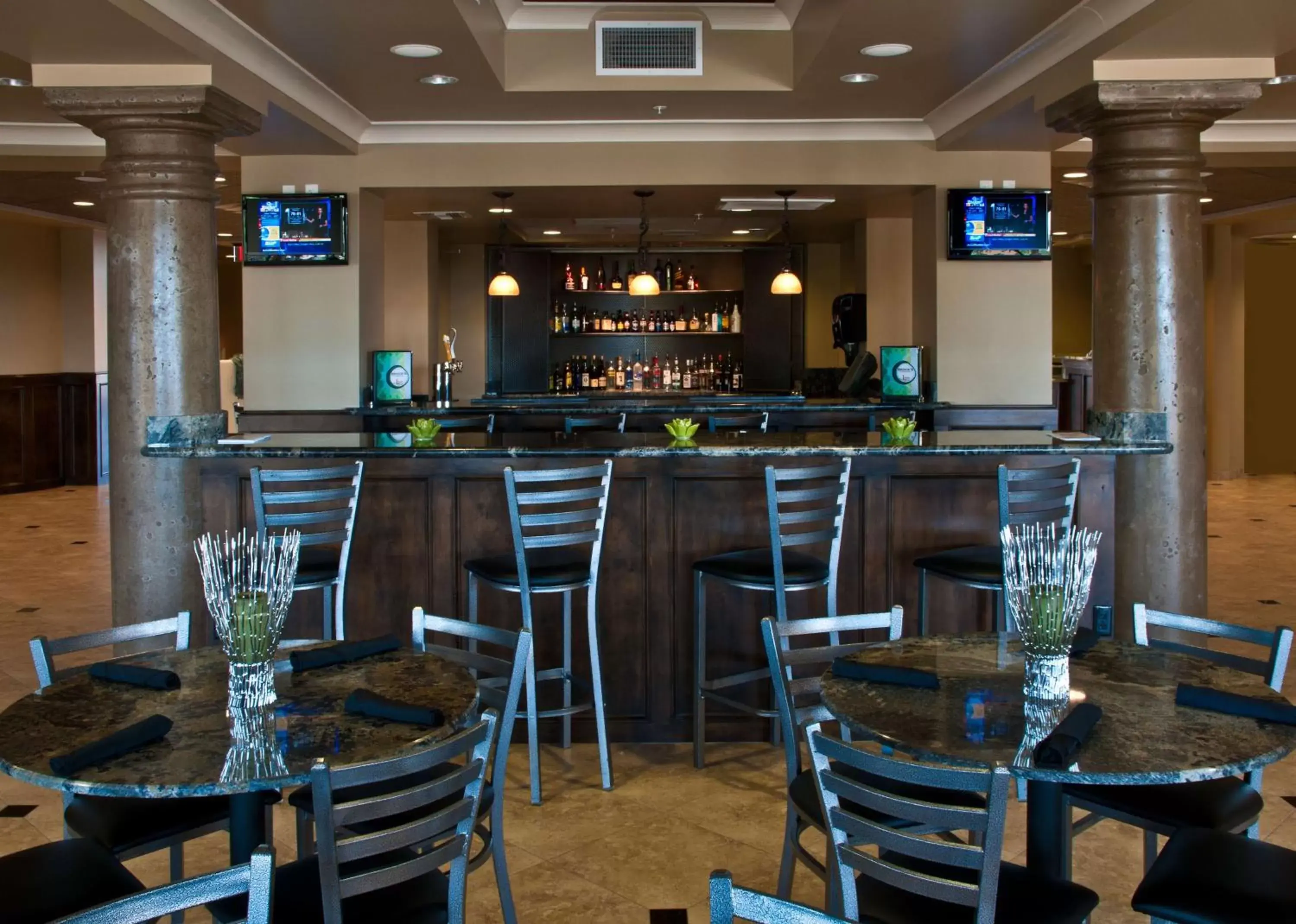 Restaurant/Places to Eat in DoubleTree by Hilton Phoenix-Gilbert