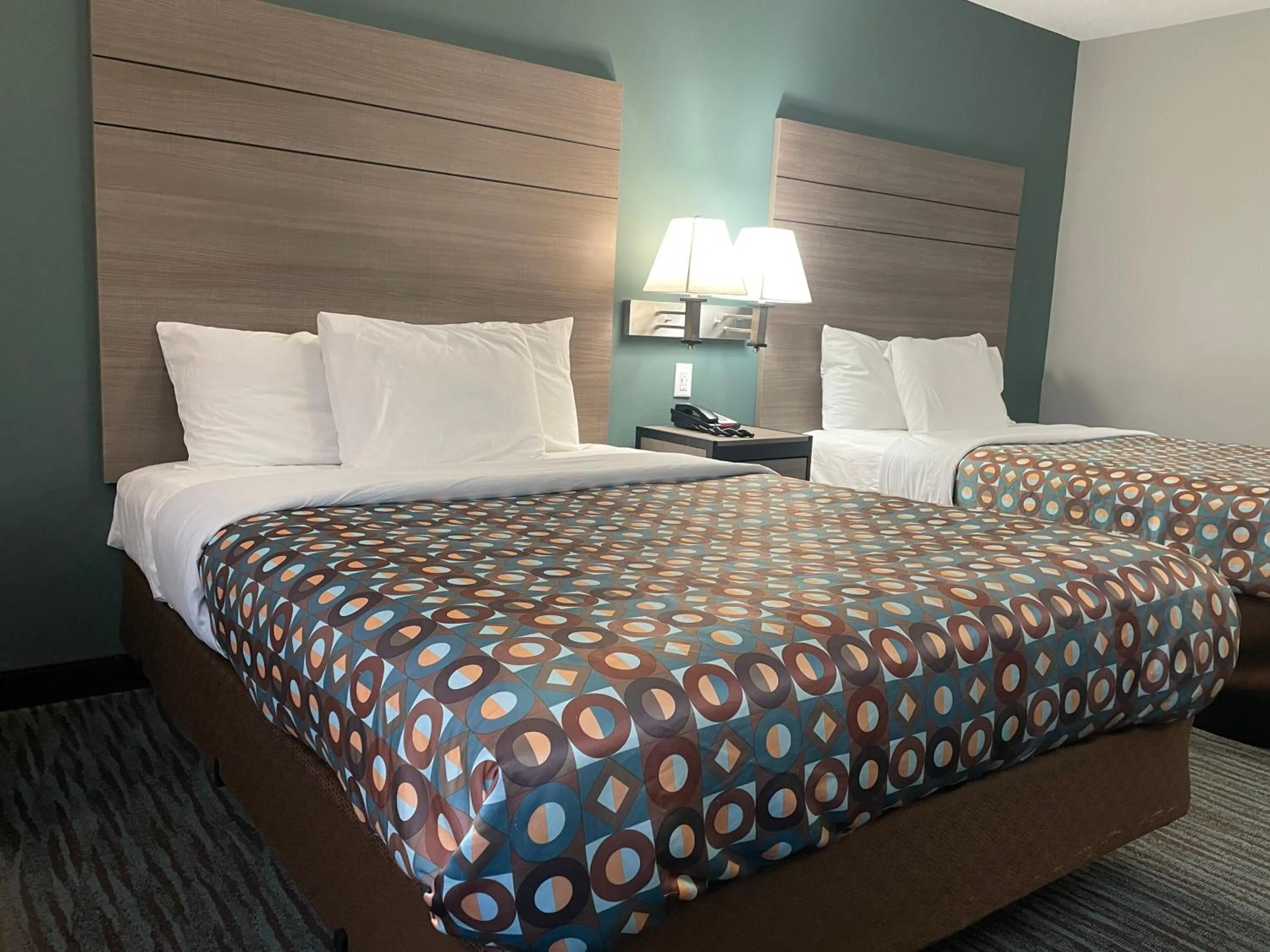 Bed in Countryside Inn & Suites Omaha East-Council Bluffs IA