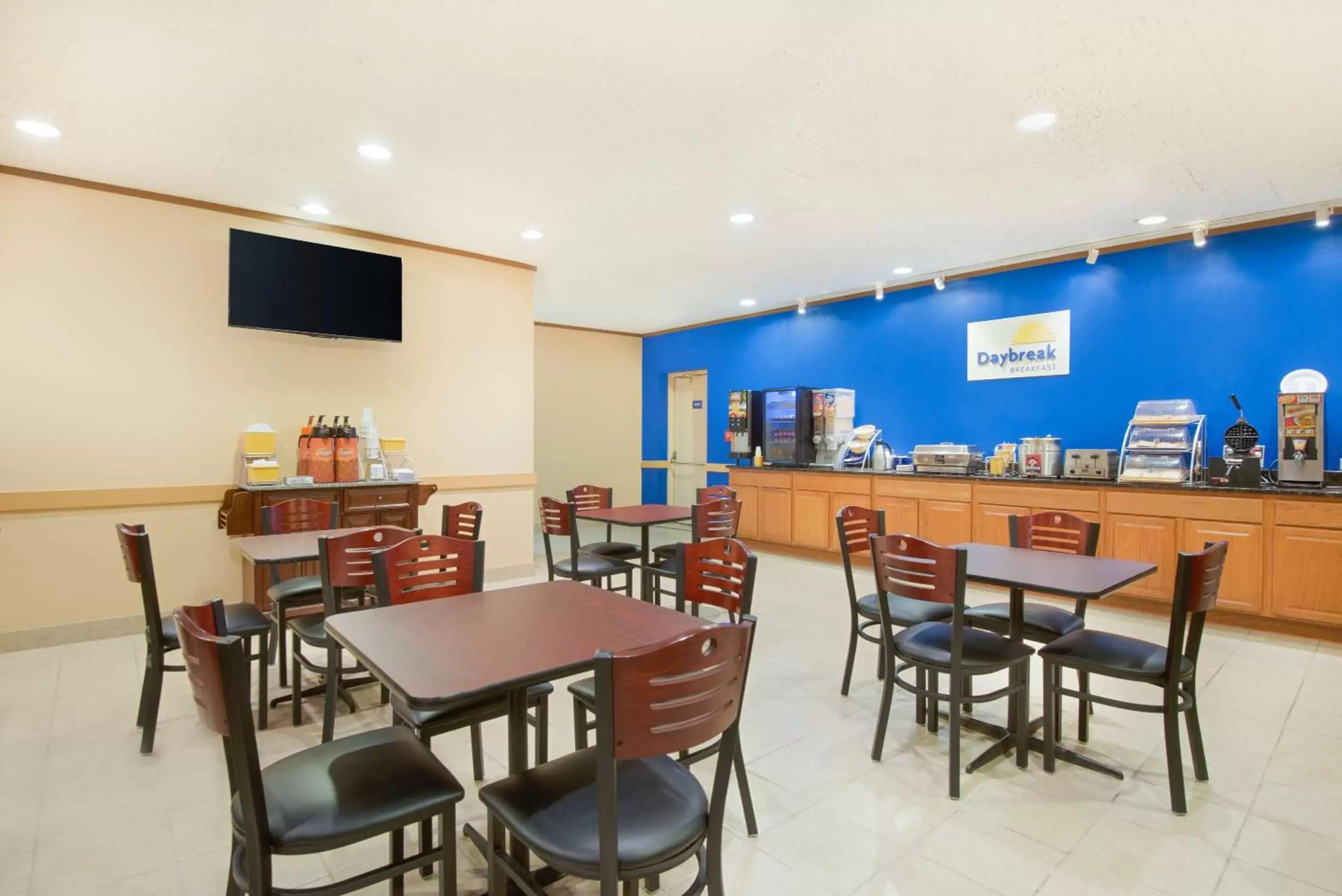 Continental breakfast, Restaurant/Places to Eat in Days Inn by Wyndham Fremont