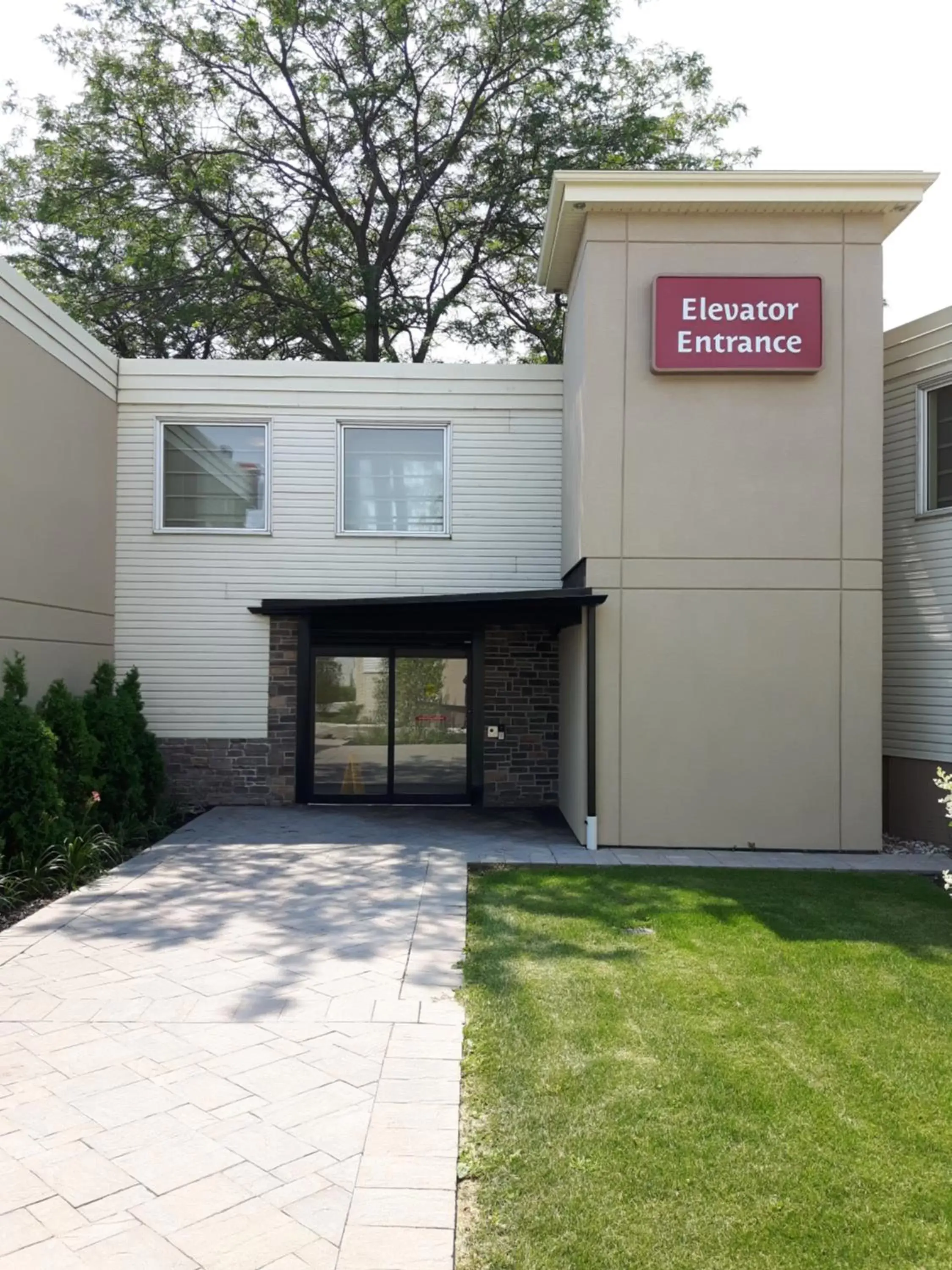 Facade/entrance in Best Western Plus Durham Hotel & Conference Centre