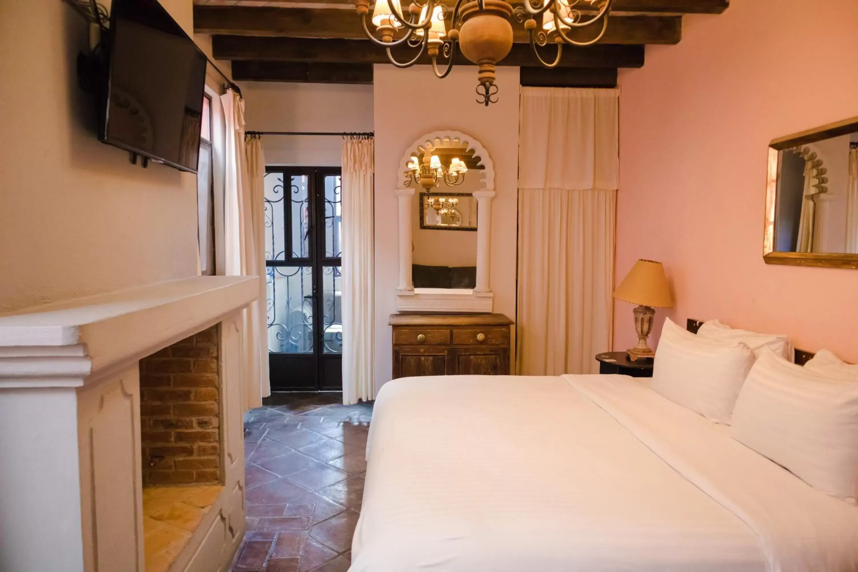 Photo of the whole room, Bed in Casa Luna Hotel Boutique