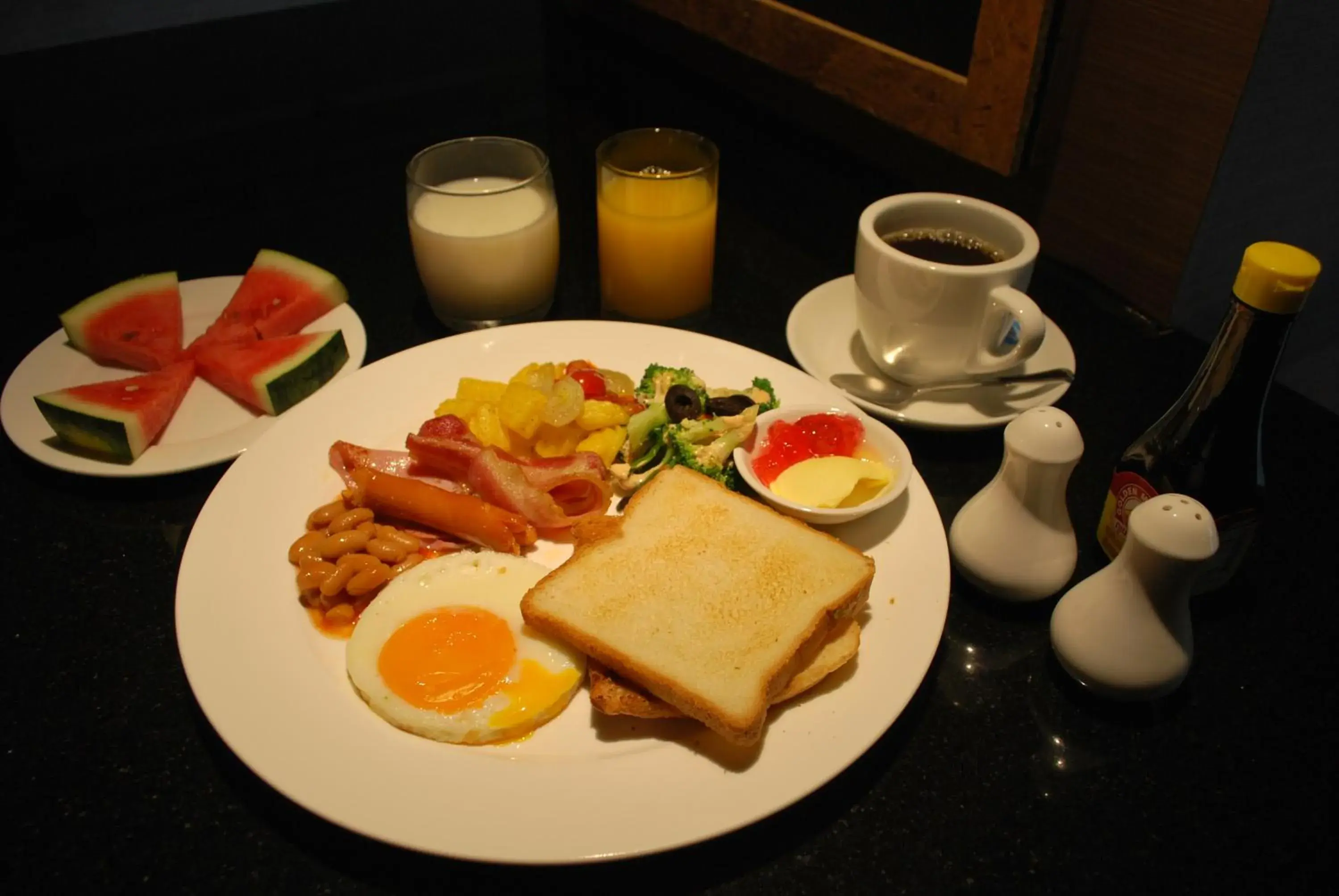 Breakfast in Witchuwan Apartel