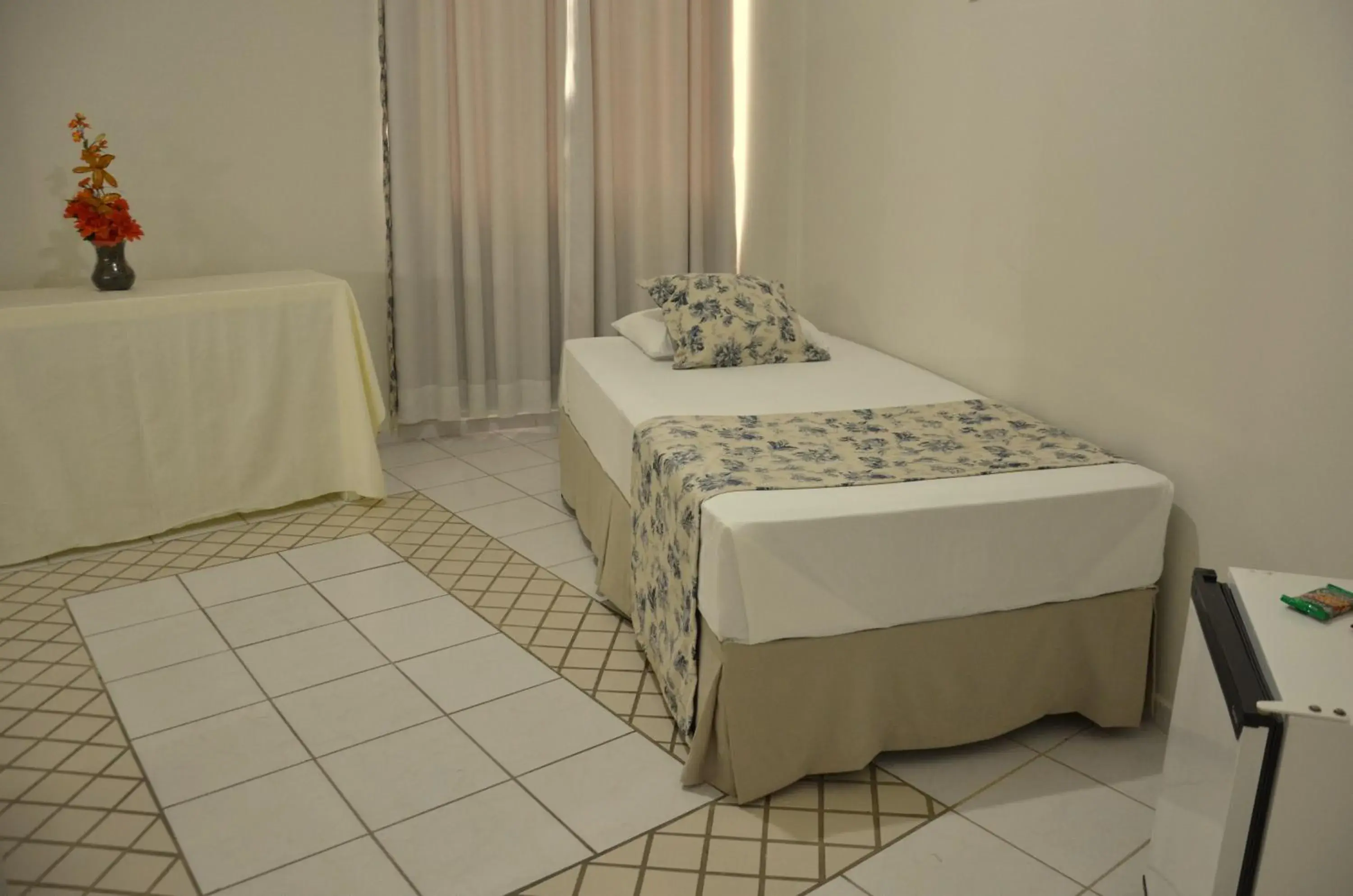 Facility for disabled guests, Bed in Tower Franca Hotel