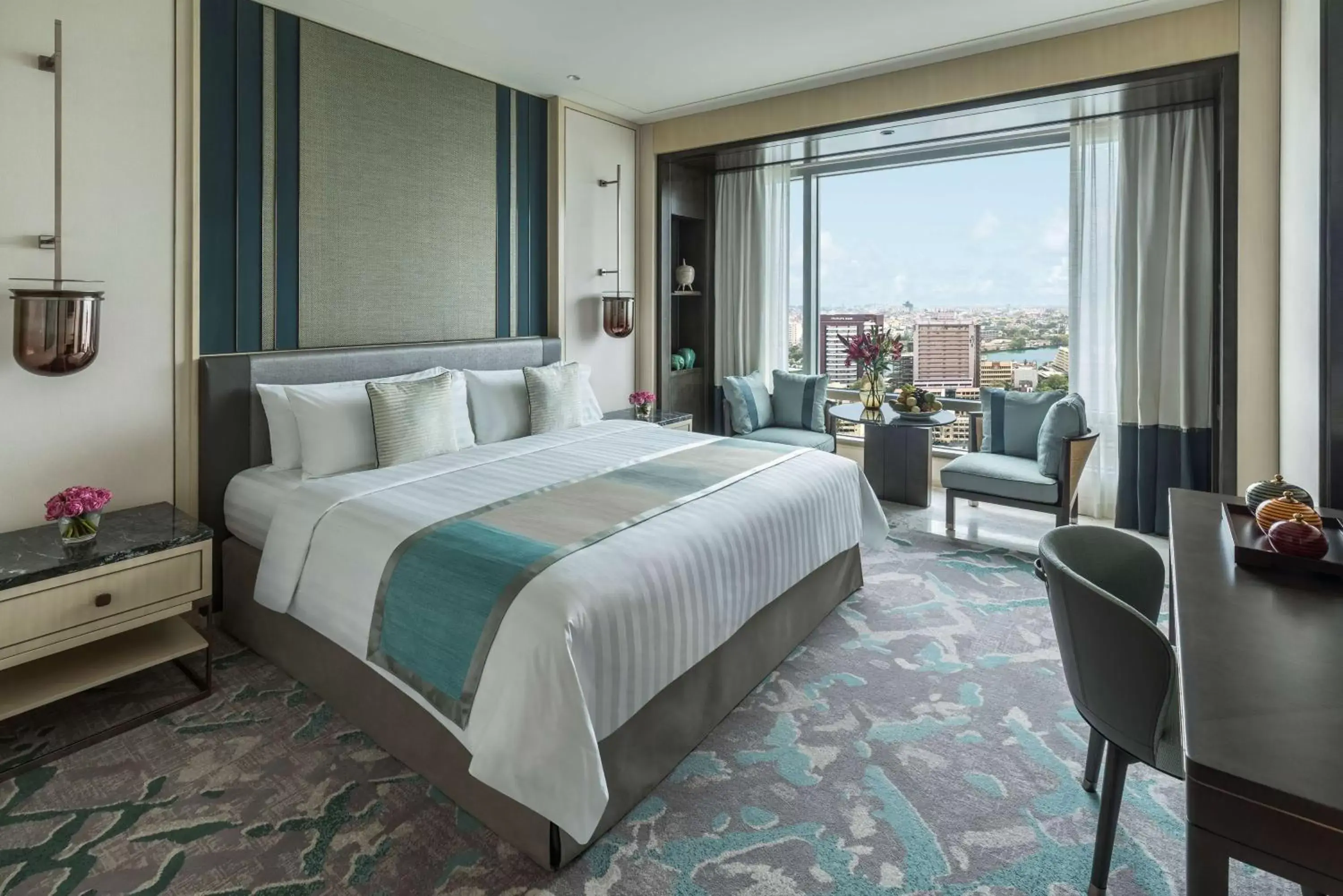 Photo of the whole room, Bed in Shangri-La Colombo Photo of the whole room, Bed in Shangri-La Colombo