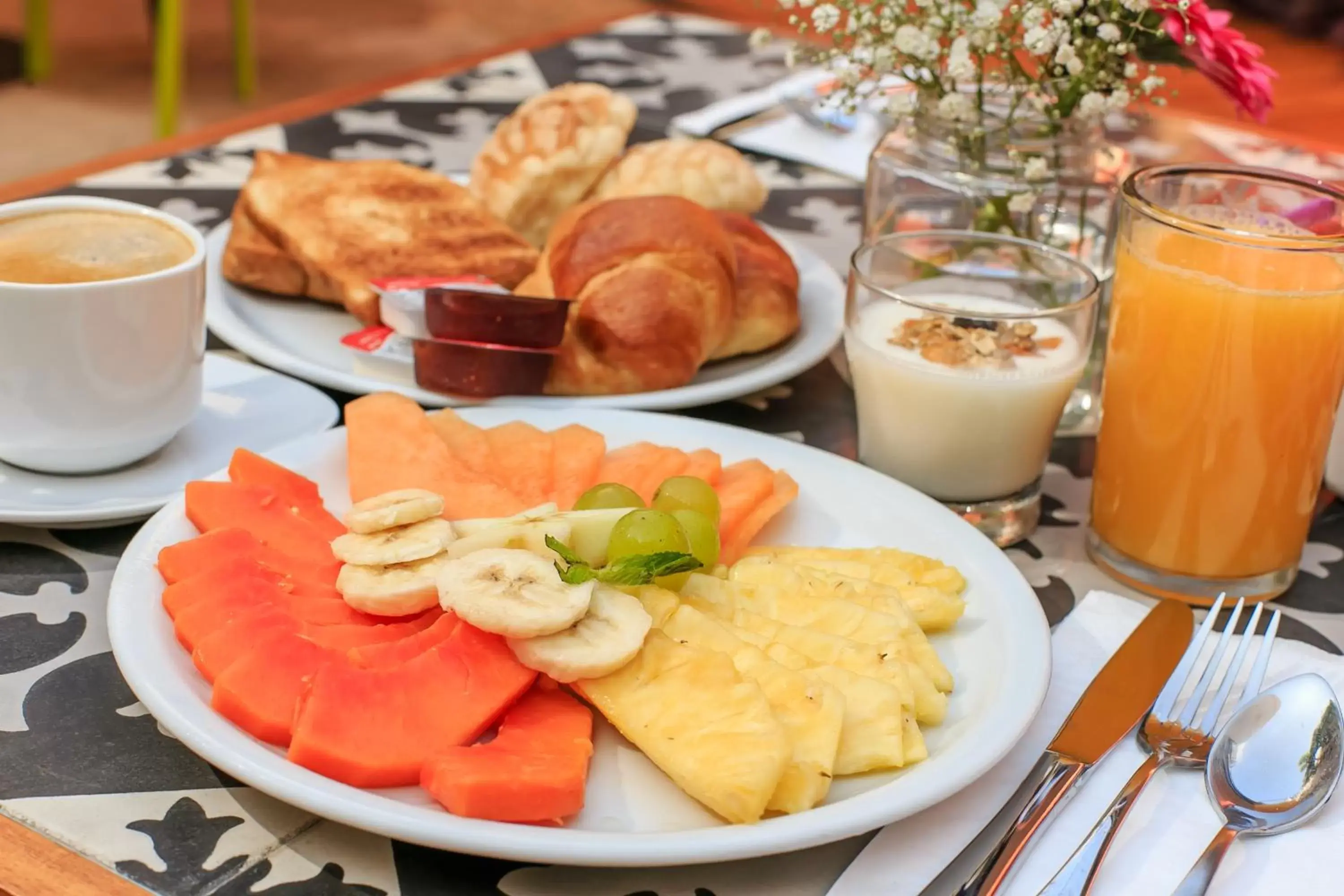 Breakfast in Casona 61 by GuruHotel