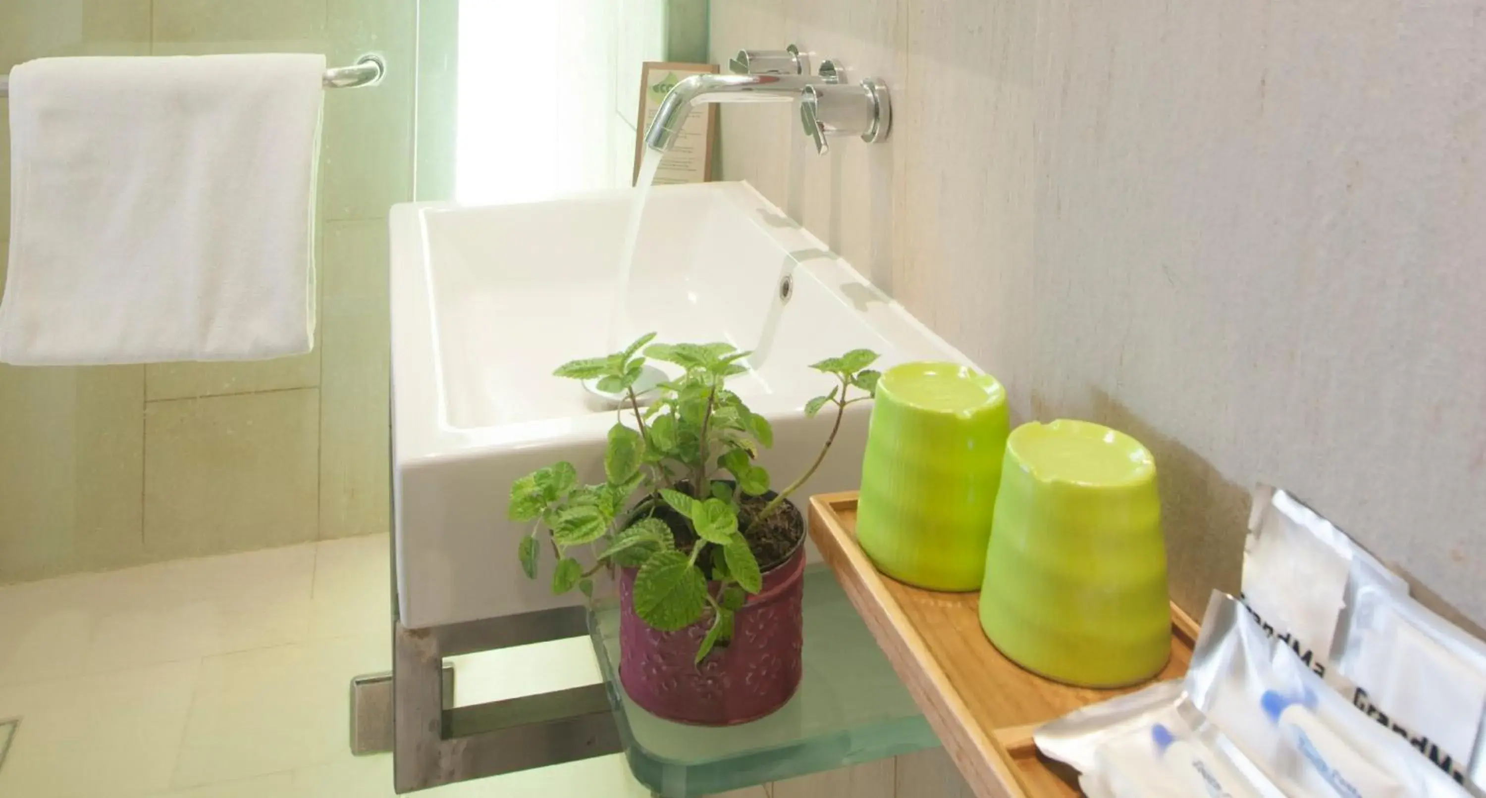 Bathroom in Grandmas Plus Hotel Legian