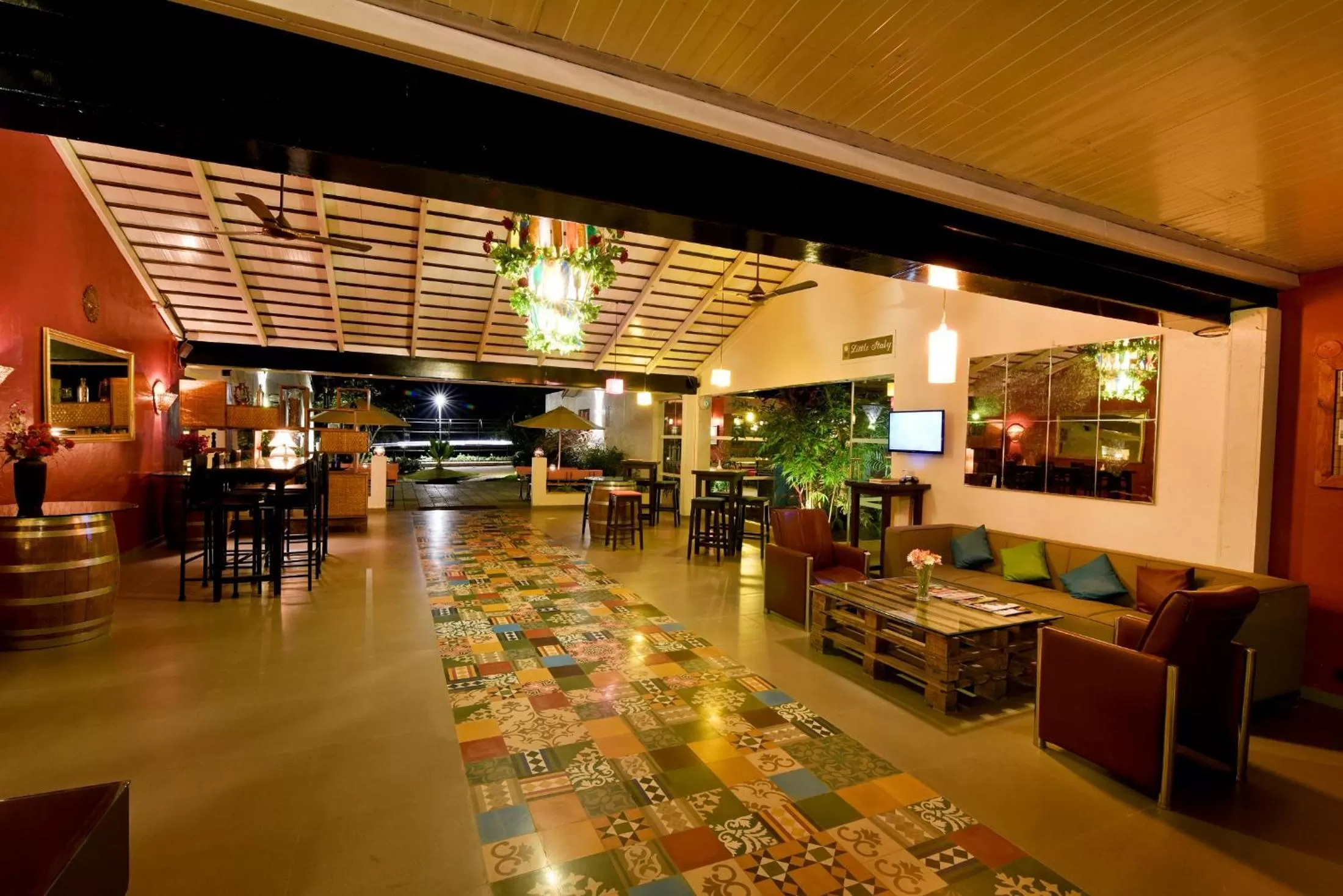 Restaurant/places to eat in The Source At Sula